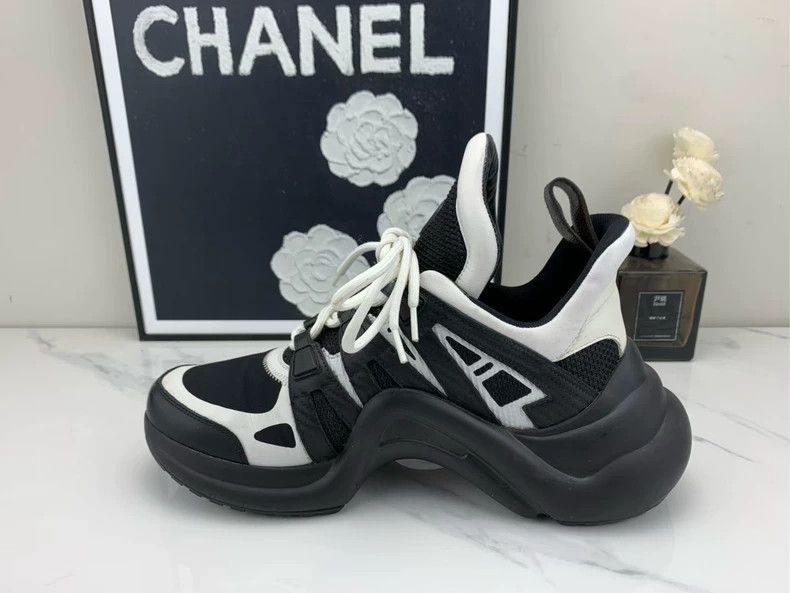 Louis Vuitton Louis Vuitton Archlight Sneakers in Black and White Size US 7 / IT 37 - 7 Thumbnail