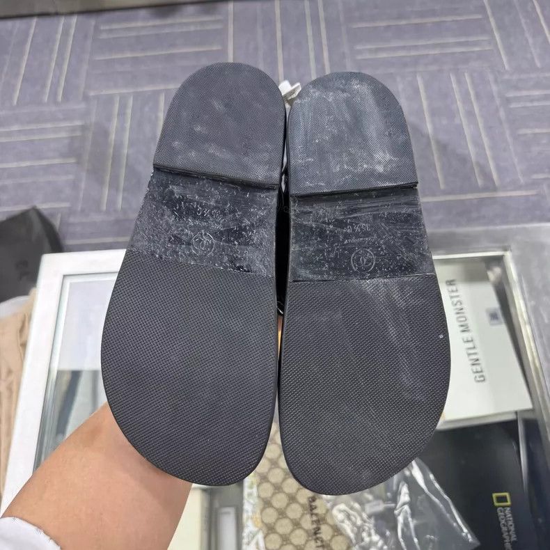 Chanel CHANEL Black Velcro Strap Sandals Size 35.5 Size US 5 / IT 35 - 3 Thumbnail