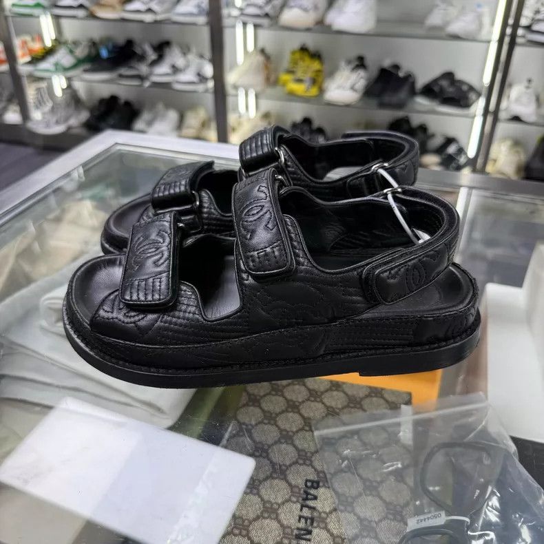 Chanel CHANEL Black Velcro Strap Sandals Size 35.5 Size US 5 / IT 35 - 2 Thumbnail