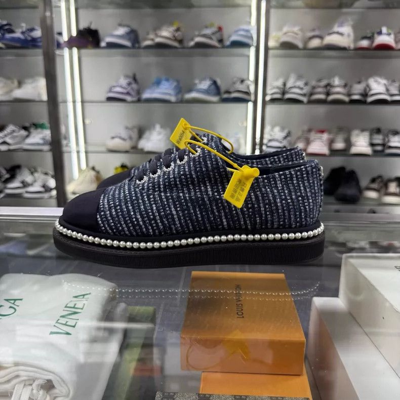 Chanel CHANEL Fabric Sneakers Size 37.5 Original Box Size US 8 / IT 38 - 3 Thumbnail