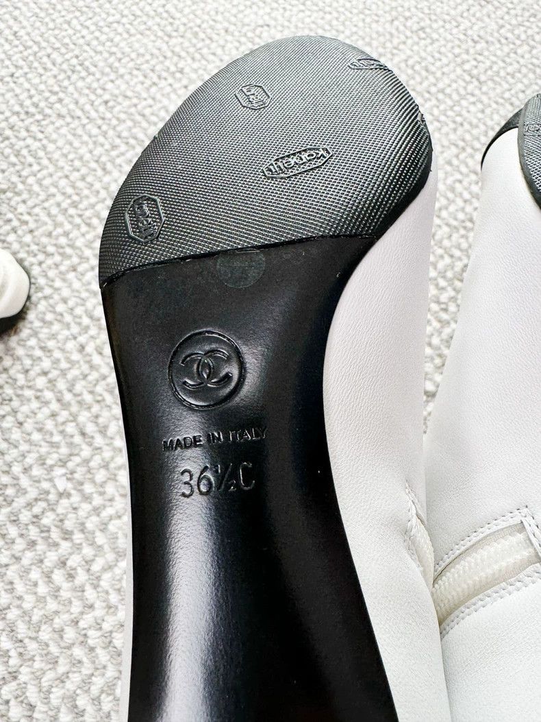 Chanel Chanel White Ankle Boots with Black Tips Size US 6 / IT 36 - 8 Thumbnail