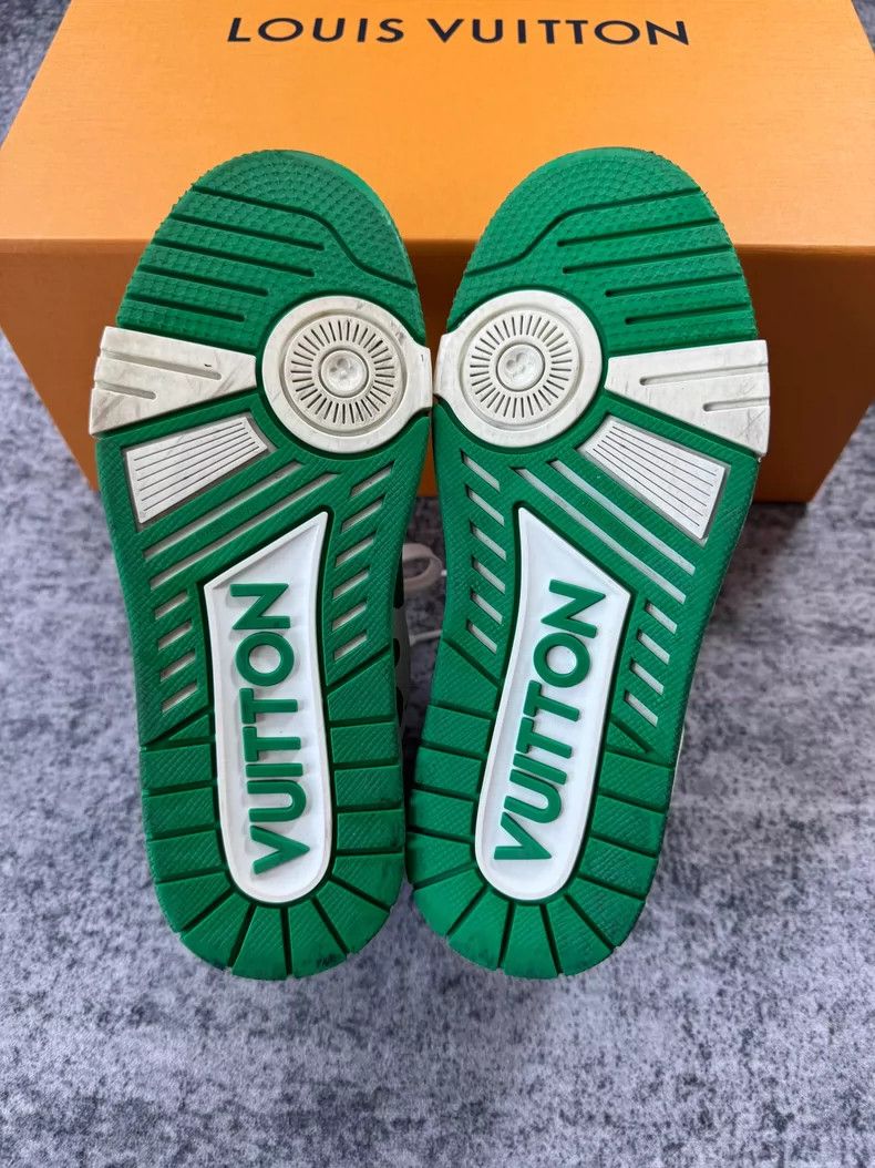 Louis Vuitton Louis Vuitton Green Dots Trainer Size 36.5 Size US 6 / IT 36 - 6 Thumbnail