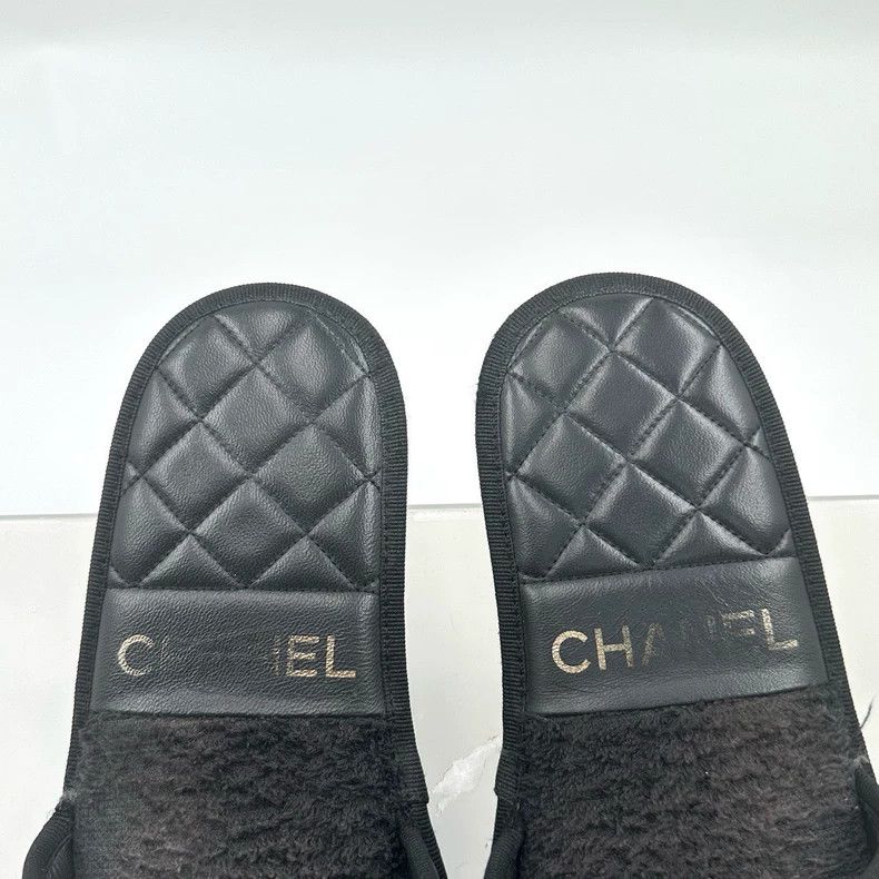 Chanel Chanel Black Quilted Logo Slide Sandals Size US 6 / IT 36 - 4 Thumbnail
