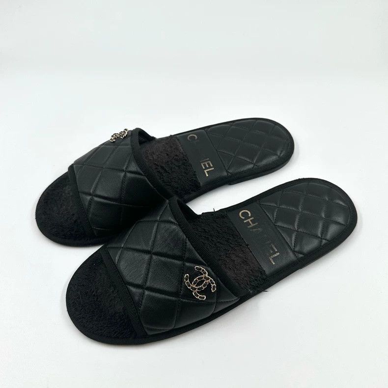 Chanel Chanel Black Quilted Logo Slide Sandals Size US 6 / IT 36 - 2 Thumbnail