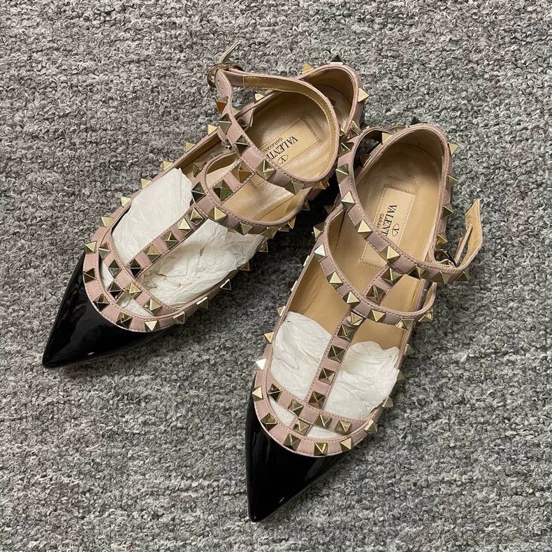 Valentino Valentino Black Patent Flat Shoes with Studs Size US 5 / IT 35 - 2 Thumbnail