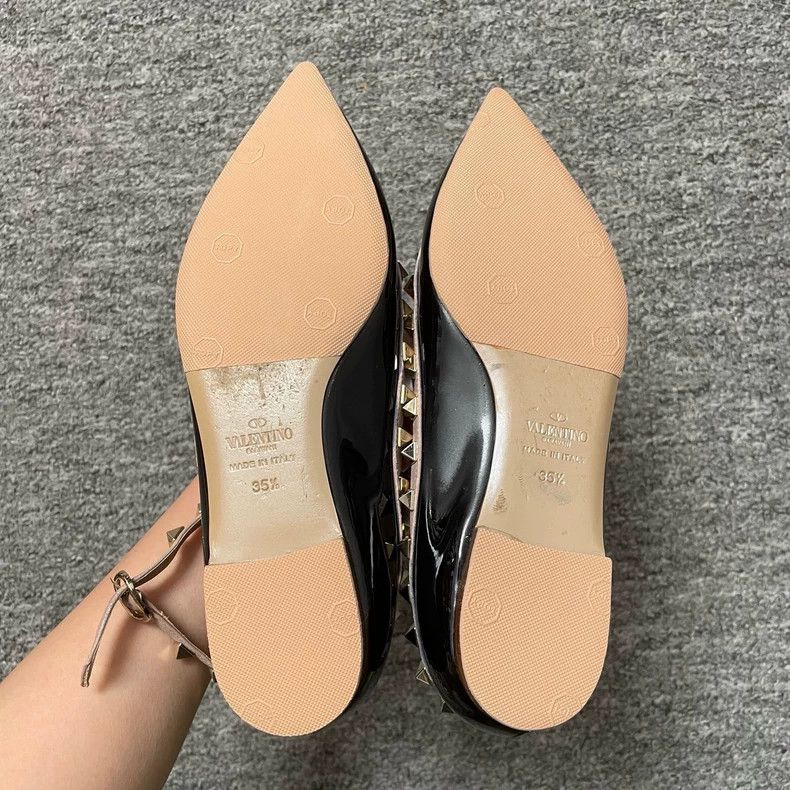 Valentino Valentino Black Patent Flat Shoes with Studs Size US 5 / IT 35 - 4 Thumbnail