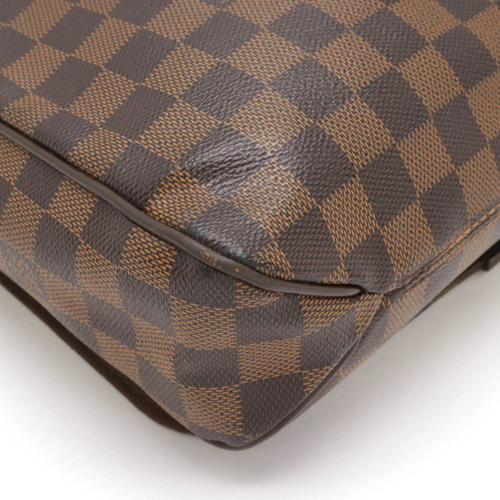 Louis Vuitton Louis Vuitton District shoulder Size ONE SIZE - 4 Thumbnail