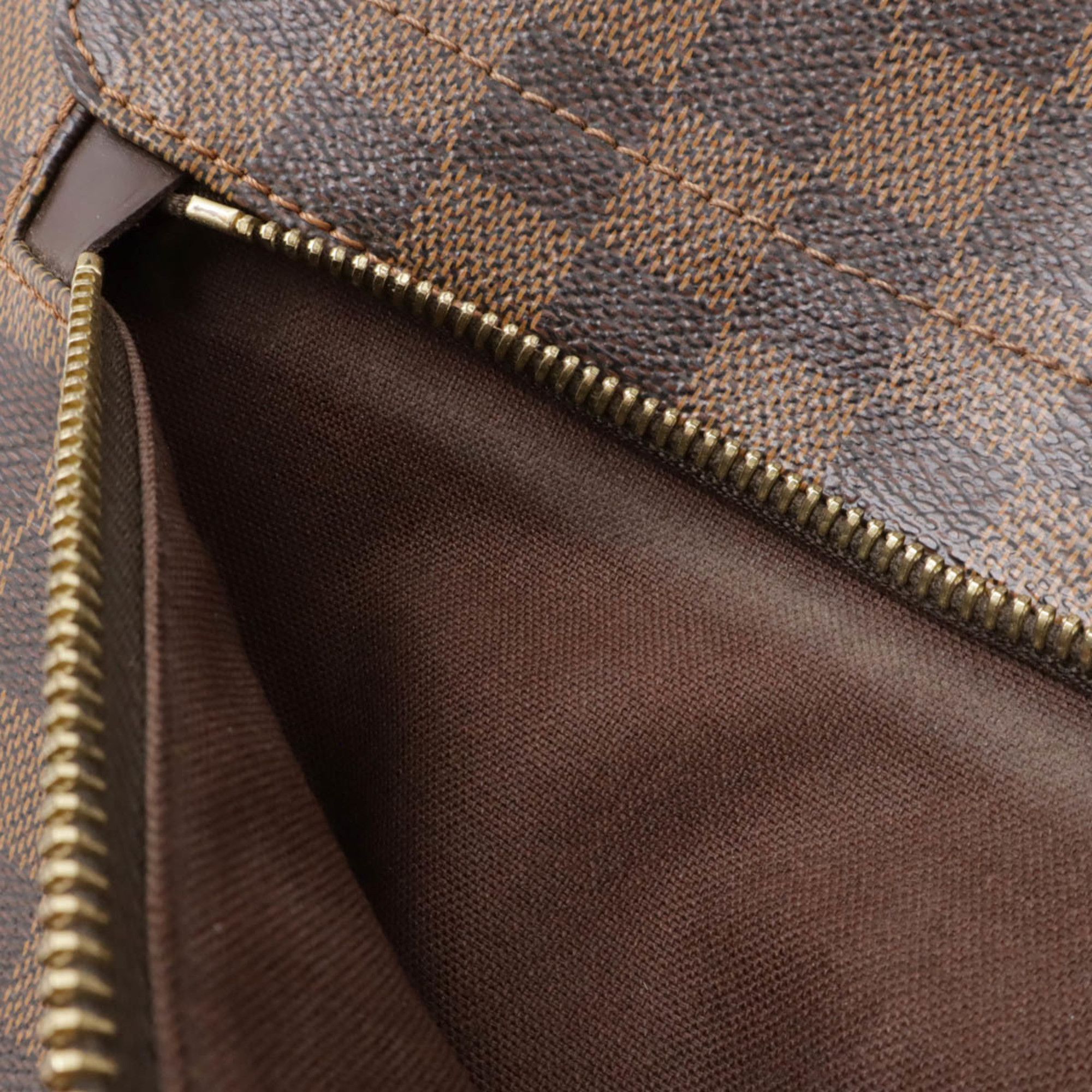 Louis Vuitton Louis Vuitton District shoulder Size ONE SIZE - 8 Thumbnail