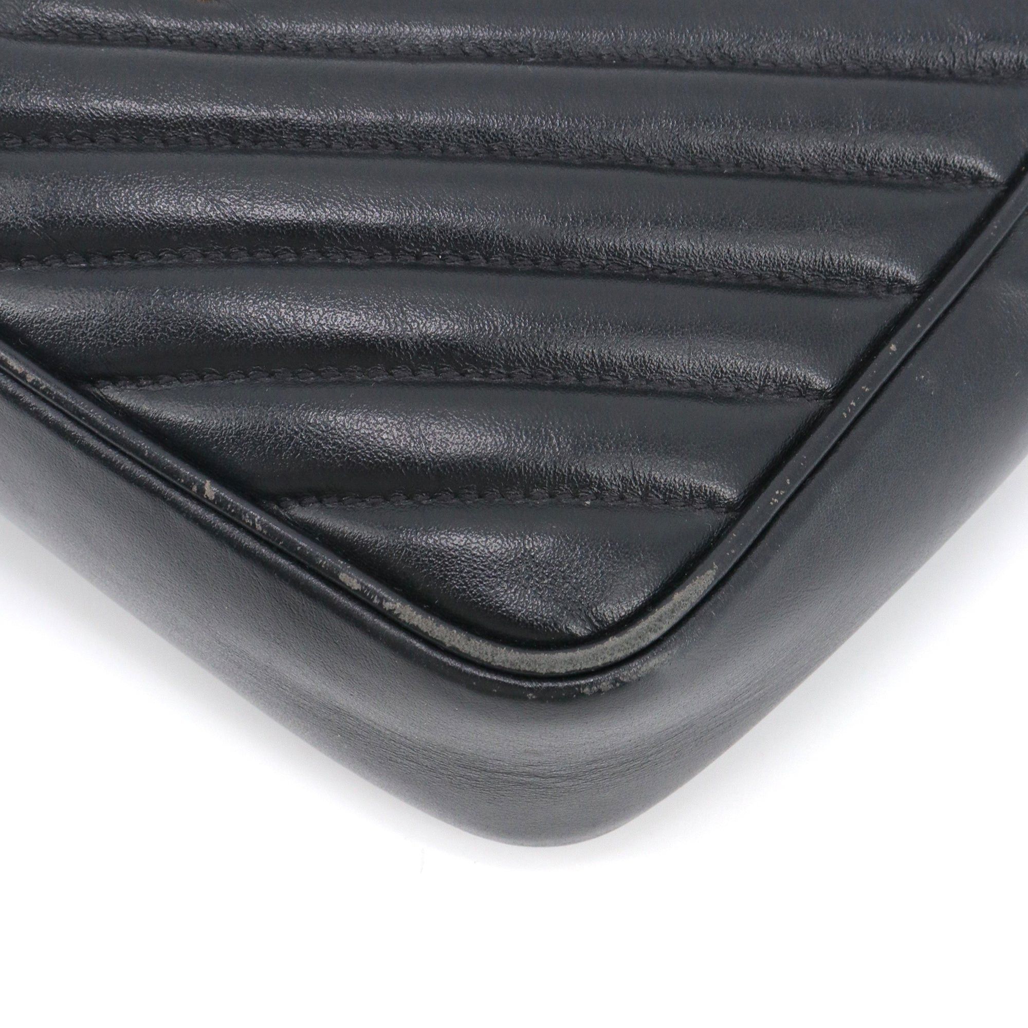 Saint Laurent Paris SAINT LAURENT - Lou Saint Laurent shoulder bag in black chevron leather Size ONE SIZE - 8 Thumbnail