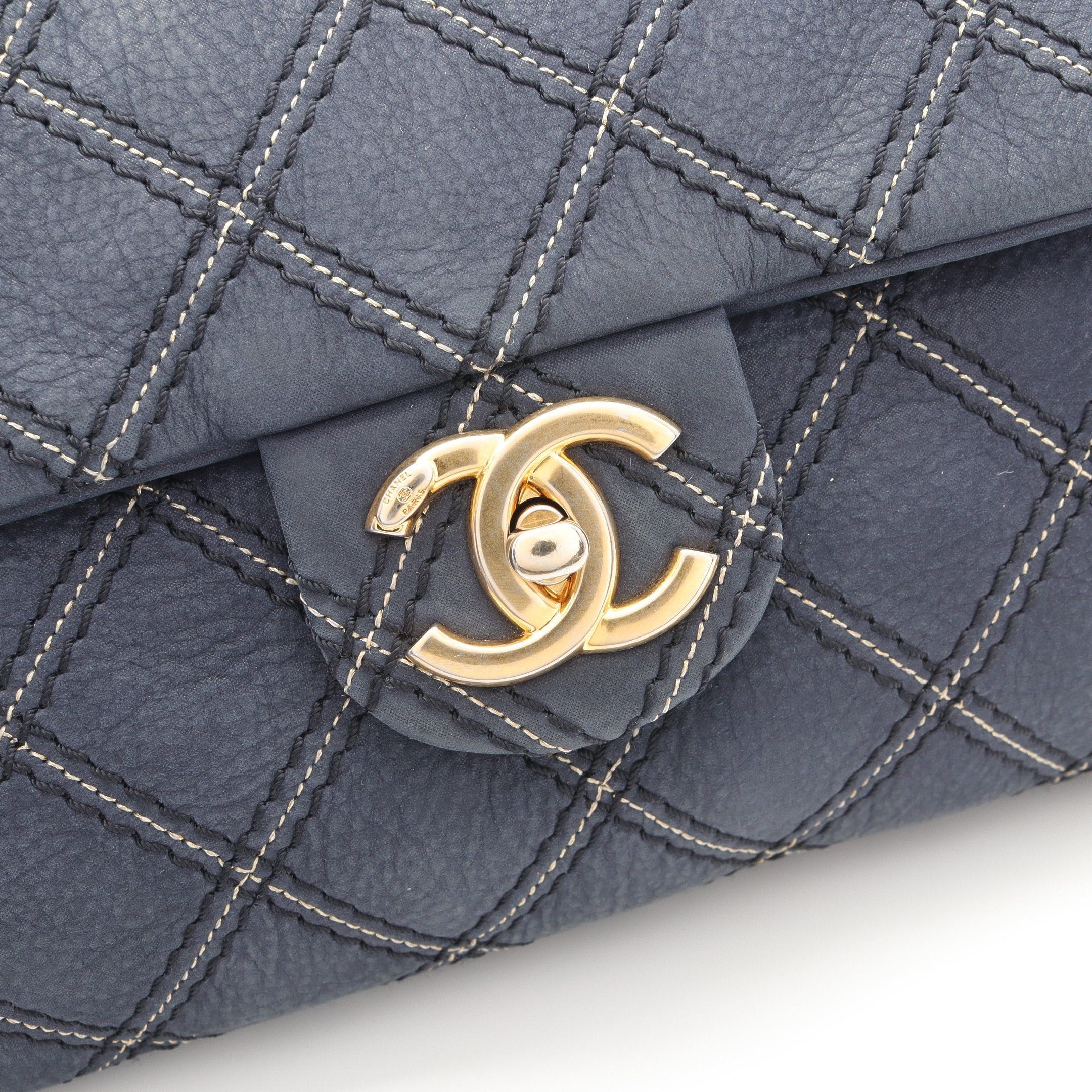 Chanel Chanel Chain Shoulder Bag Velvet Calfskin Navy Gold Hardware Size ONE SIZE - 6 Thumbnail