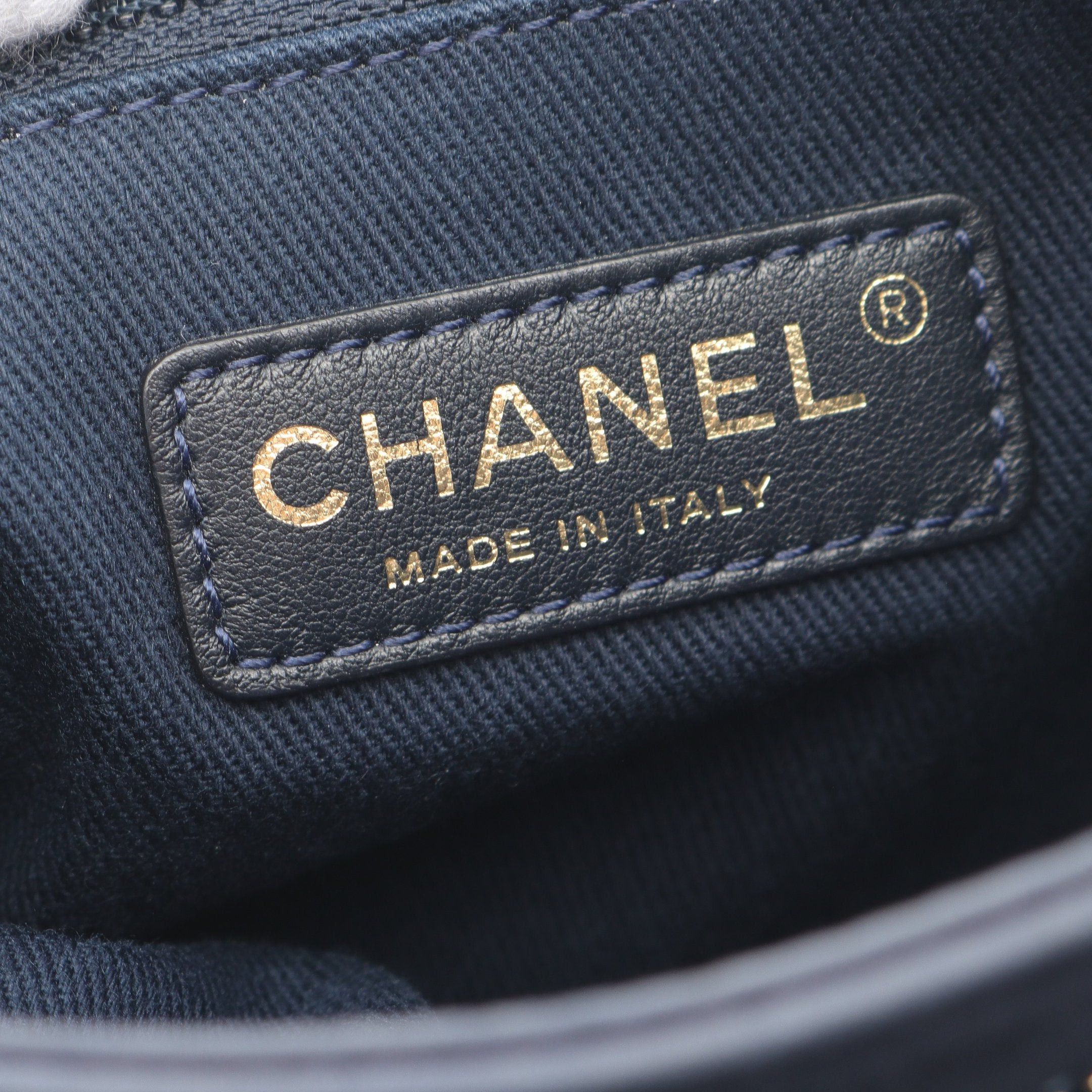 Chanel Chanel Chain Shoulder Bag Velvet Calfskin Navy Gold Hardware Size ONE SIZE - 4 Thumbnail