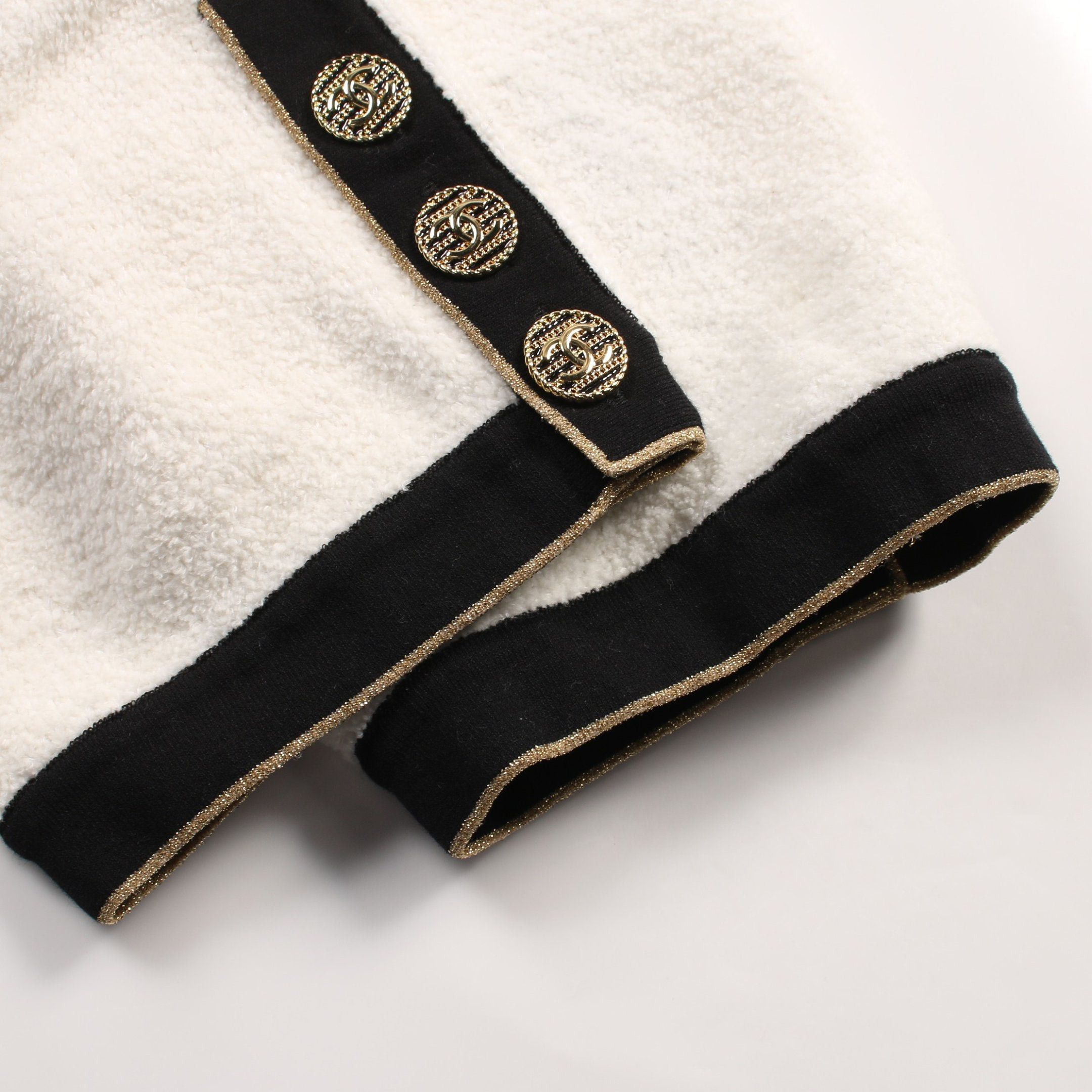 Chanel Chanel Cocomark Button Pile One Piece Long Sleeve Cotton White Black Size ONE SIZE - 11 Thumbnail