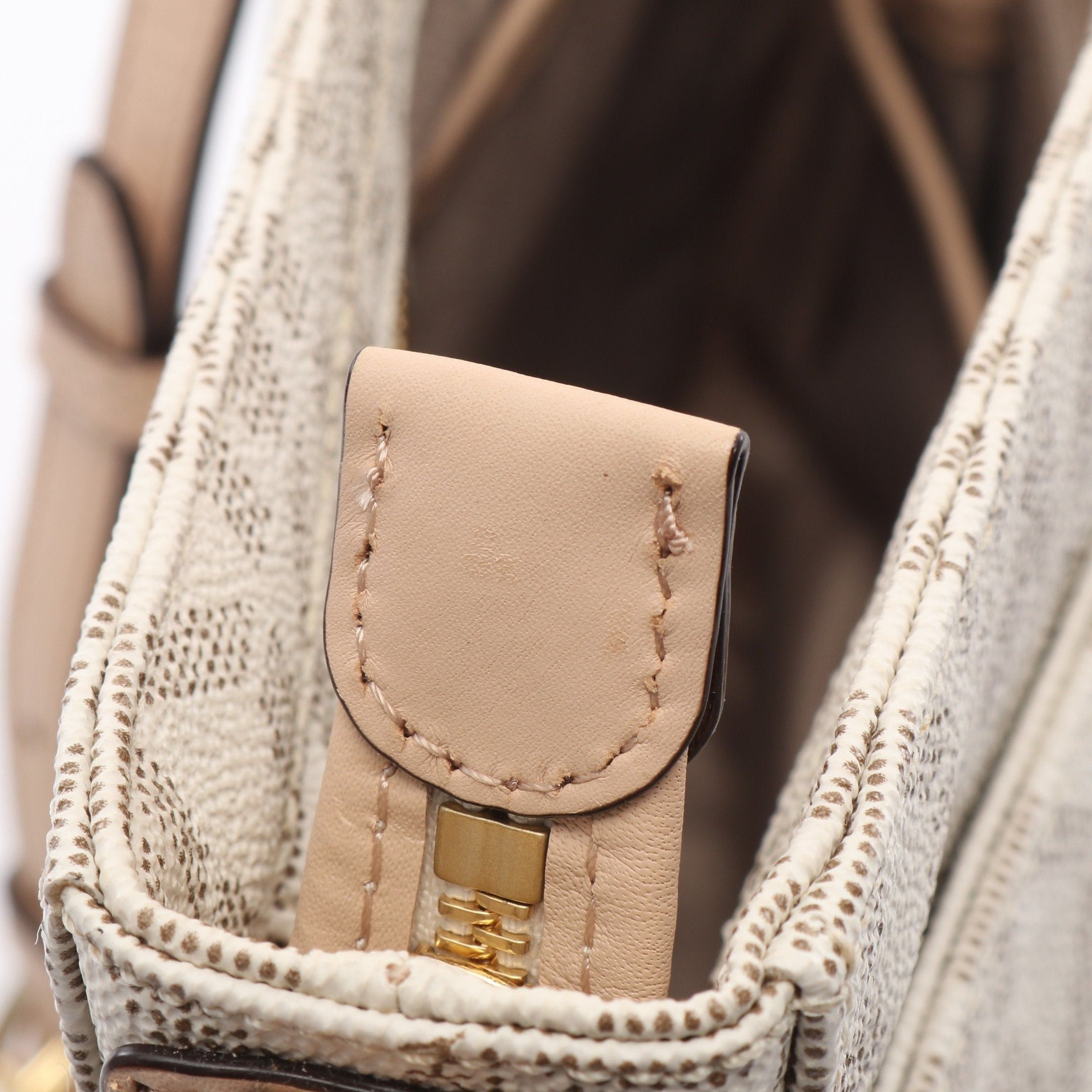 Michael Kors Michael Kors Jet Set Travel Large Logo Messenger Shoulder Bag Leather Off White Size ONE SIZE - 8 Thumbnail