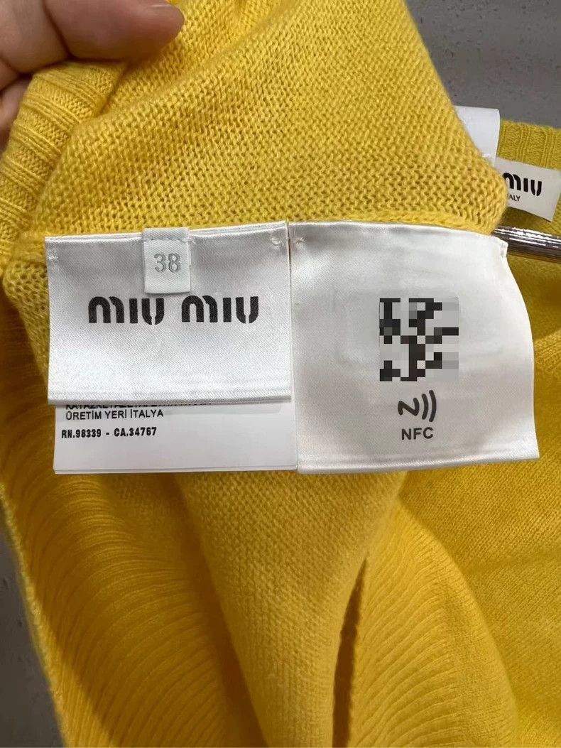 Prada Miumiu Yellow Cashmere Sweater with Logo-yf Size M / US 6-8 / IT 42-44 - 3 Thumbnail