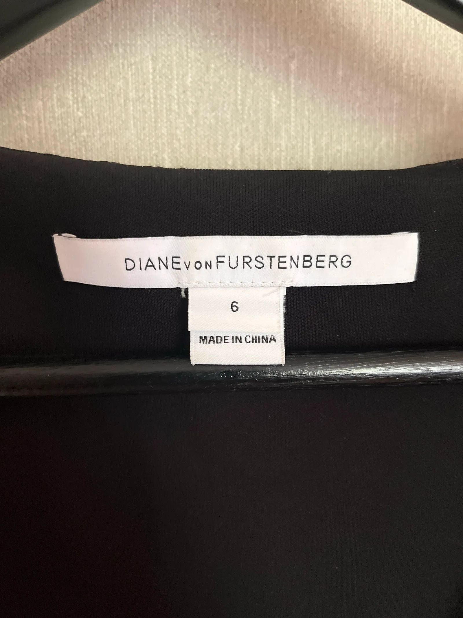 Diane von Furstenberg Diane von Furstenberg New julian two Dress Size S / US 4 / IT 40 - 2 Thumbnail