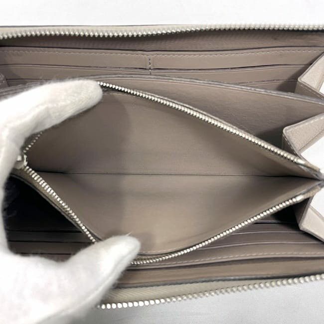 Louis Vuitton LOUIS VUITTON Neutrals Leather Size ONE SIZE - 3 Thumbnail
