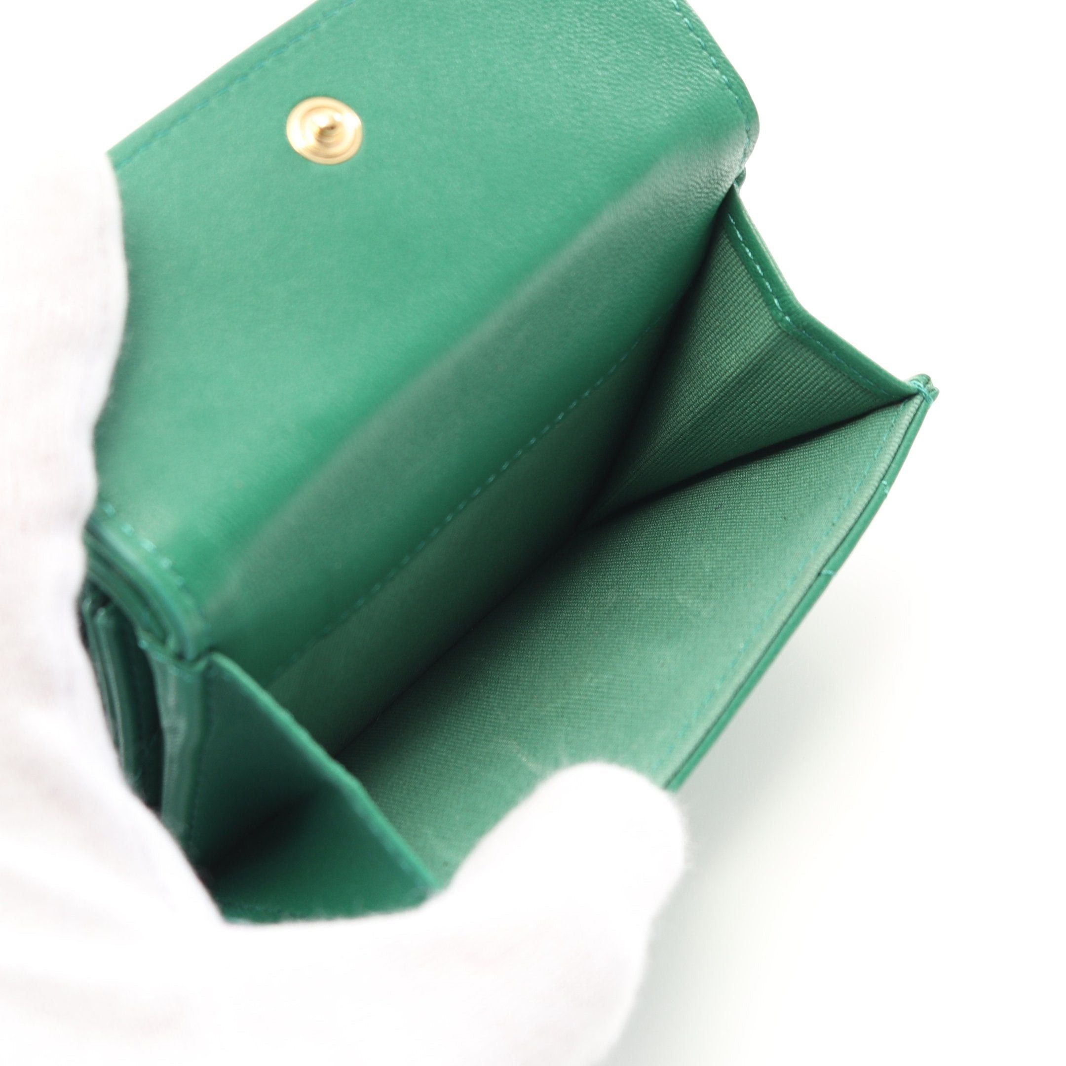 Chanel Chanel Chanel 19 Matelasse Trifold Wallet Lambskin Green Gold Hardware Size ONE SIZE - 5 Thumbnail