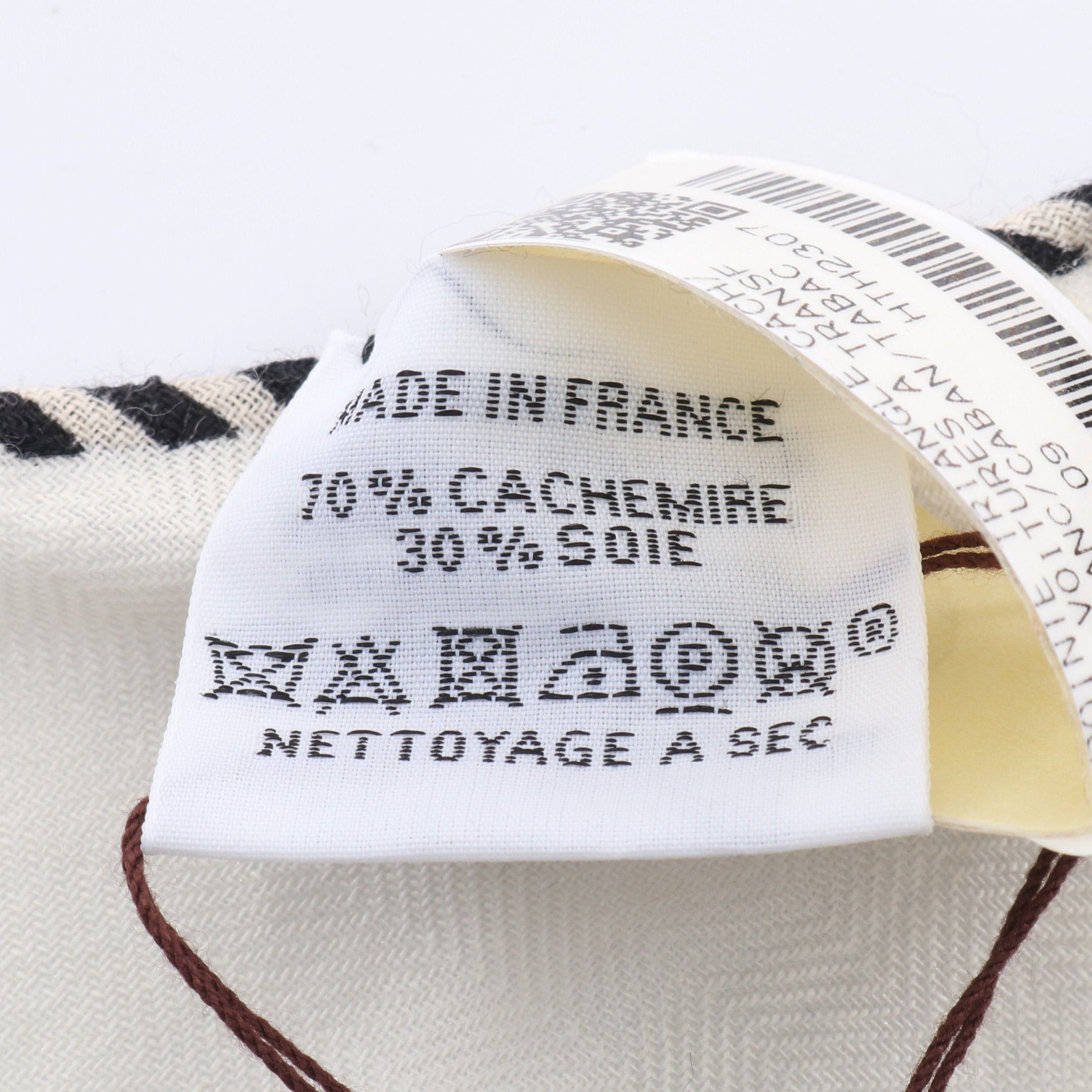 Hermes Hermes Triangle Geant Les Voitures A Transformation Scarf Stall Cashmere Silk Navy Multicolor Size ONE SIZE - 3 Thumbnail
