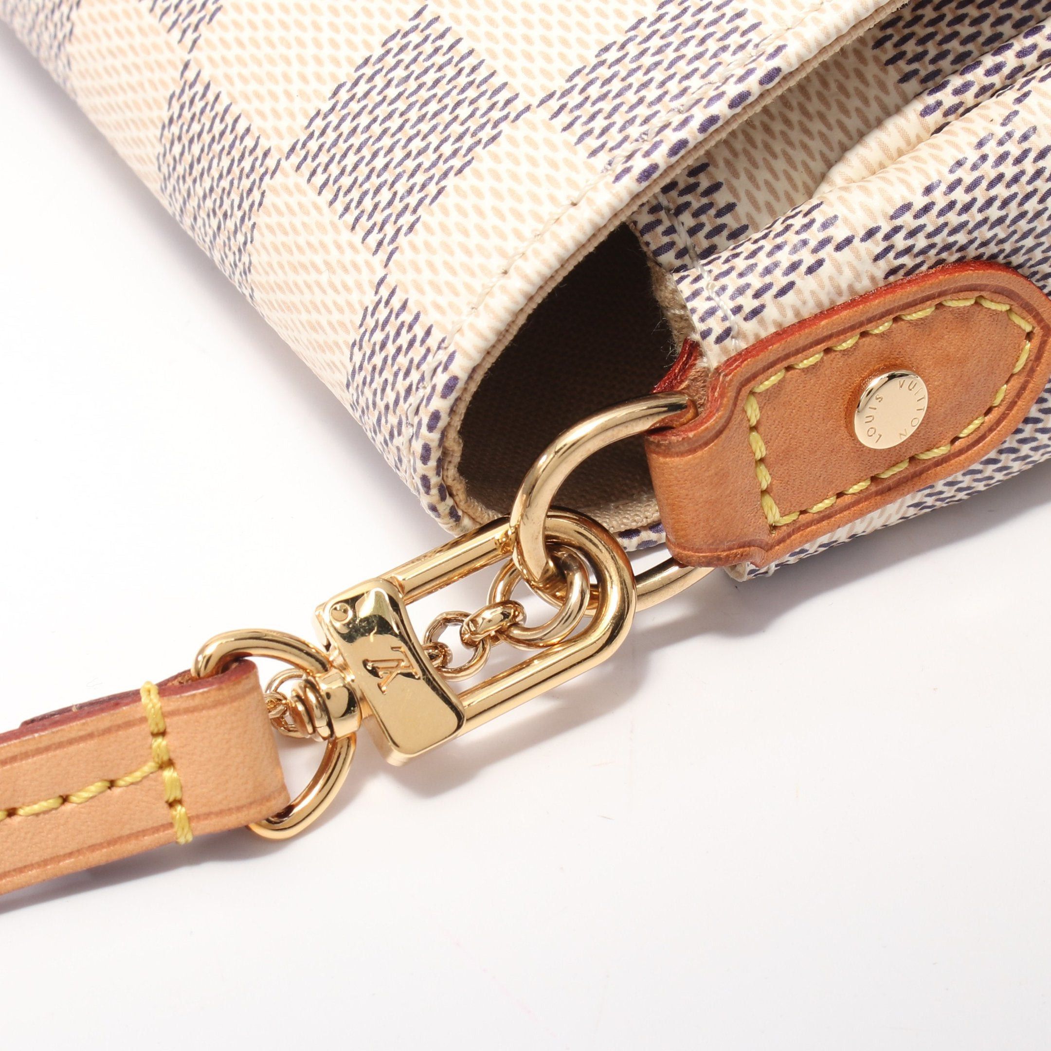 Louis Vuitton Louis Vuitton Favorite Mm Damier Azur Chain Handbag Leather White Size ONE SIZE - 6 Thumbnail