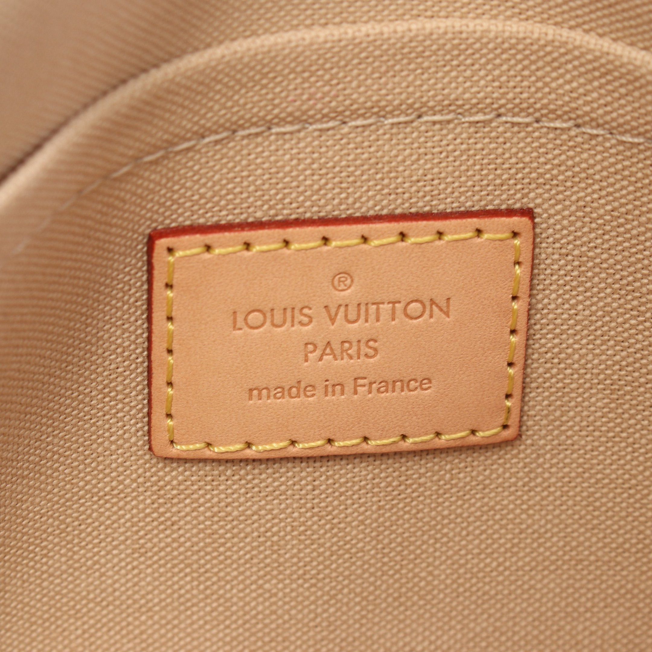 Louis Vuitton Louis Vuitton Favorite Mm Damier Azur Chain Handbag Leather White Size ONE SIZE - 4 Thumbnail