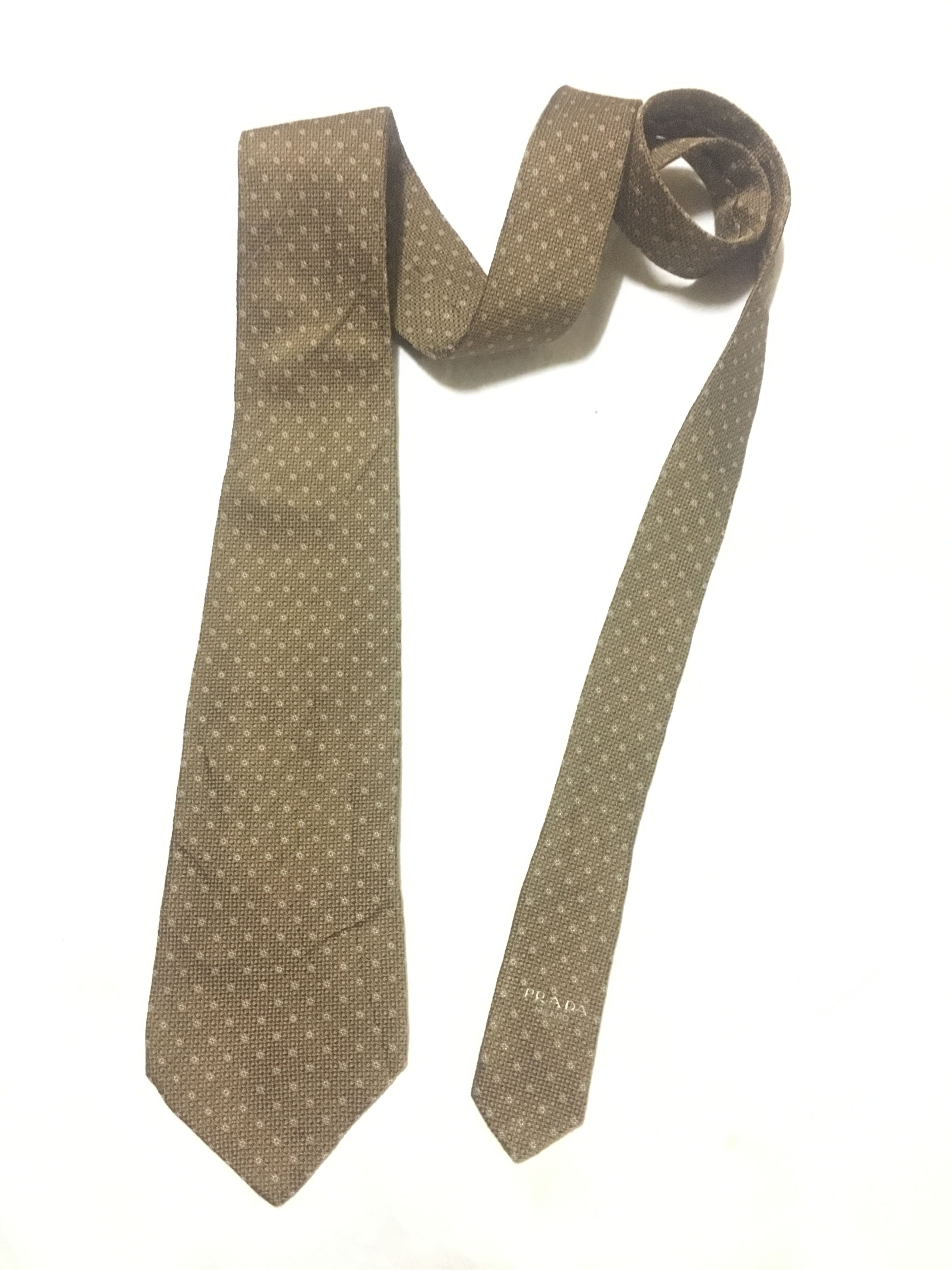 Prada 100 % Silk Prada Made in Italy Size ONE SIZE - 1 Thumbnail