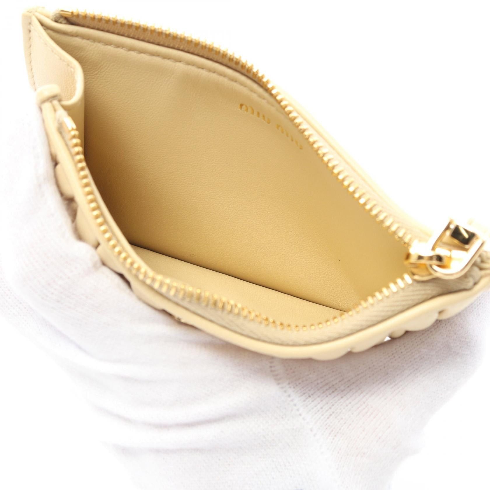 Miu Miu Miu Miu Matelasse Card Case Leather Beige Size ONE SIZE - 3 Thumbnail