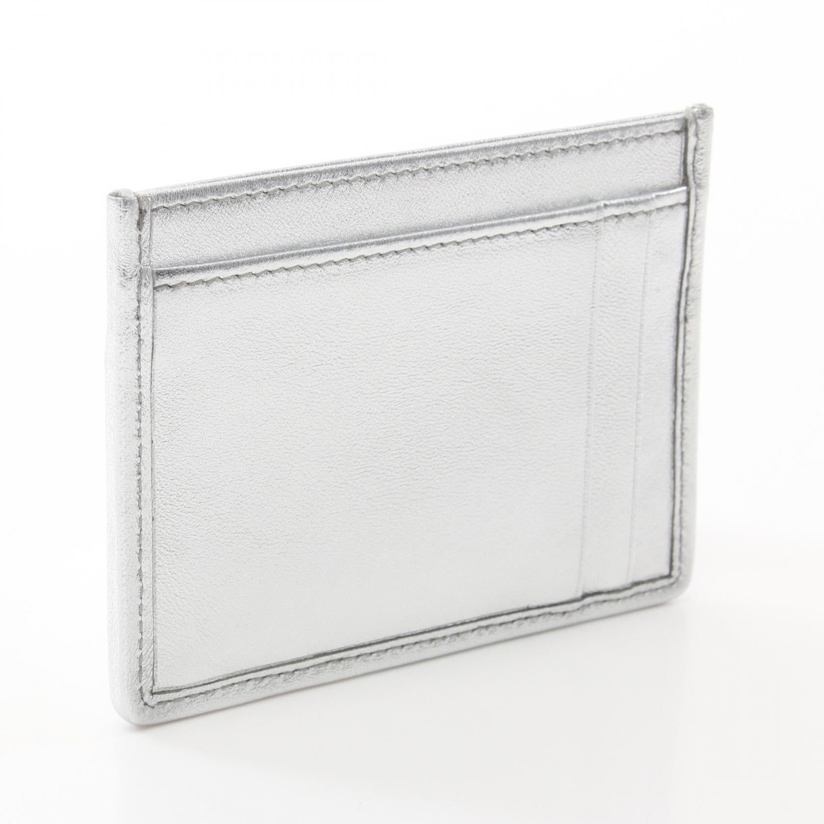 Miu Miu Miu Miu Matelasse Card Case Leather Silver Size ONE SIZE - 2 Thumbnail