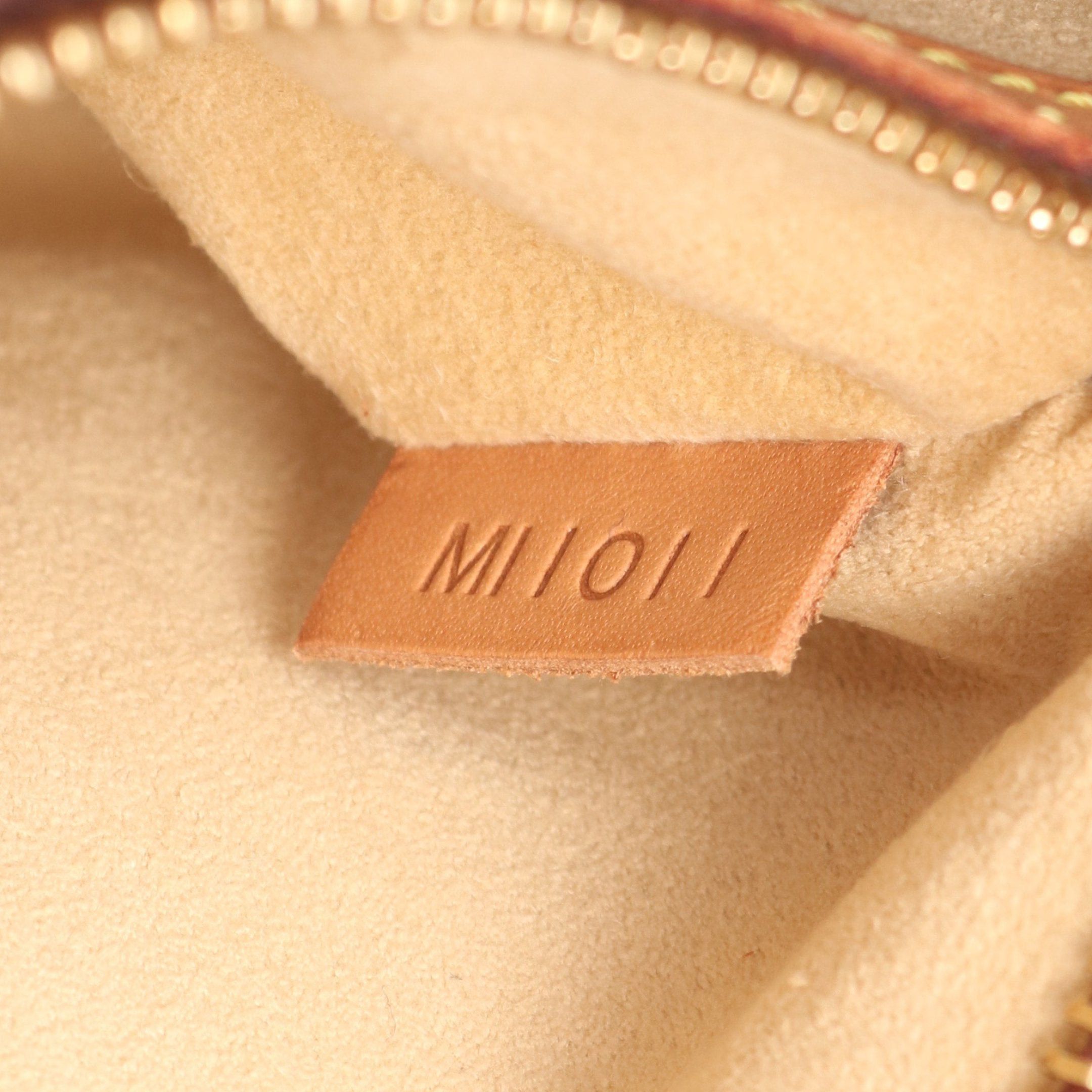 Louis Vuitton Louis Vuitton Looping Mm Monogram Shoulder Bag Leather Brown Size ONE SIZE - 5 Thumbnail