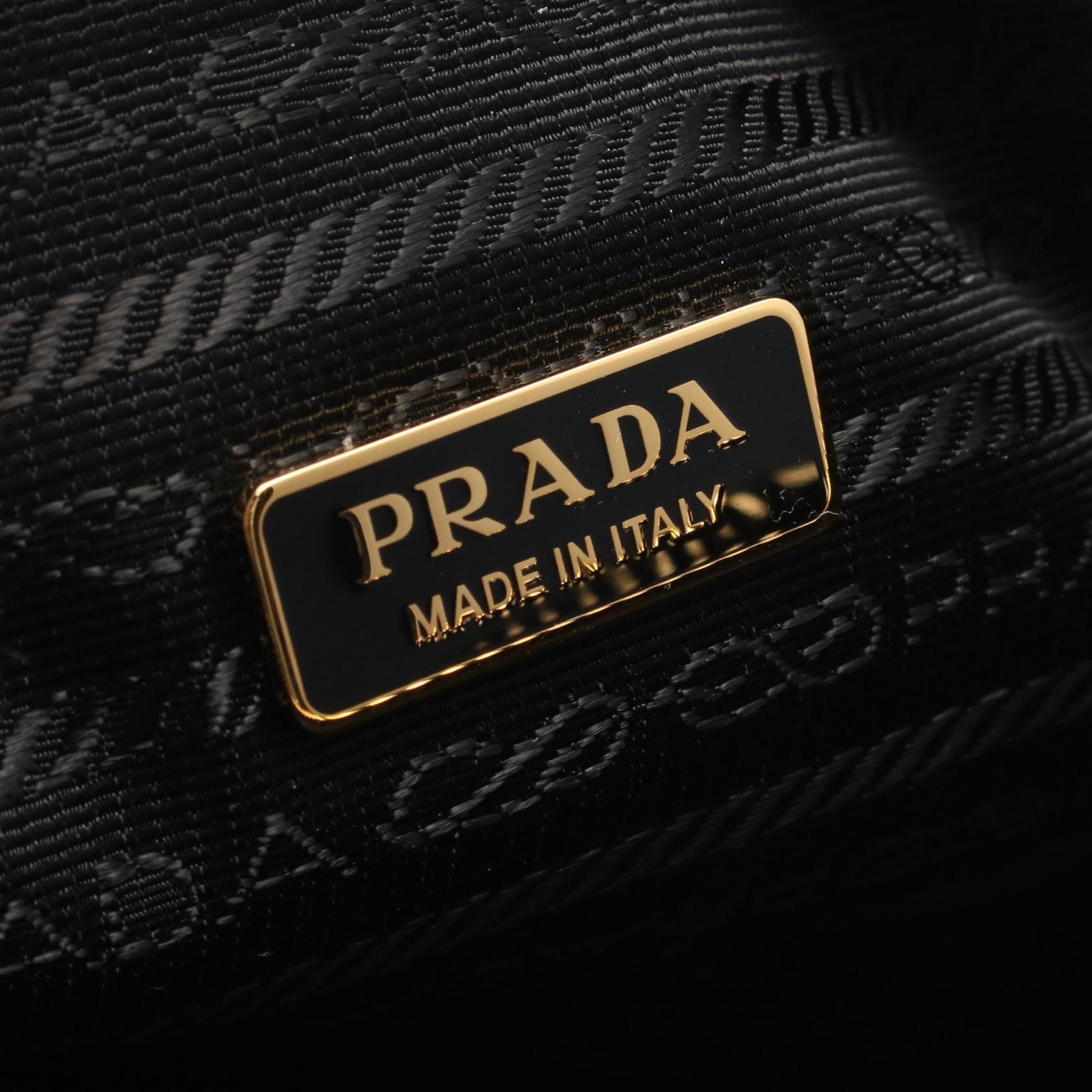 Prada Prada Re-Edition 2002 Medium Shoulder Bag Leather Black Size ONE SIZE - 4 Thumbnail