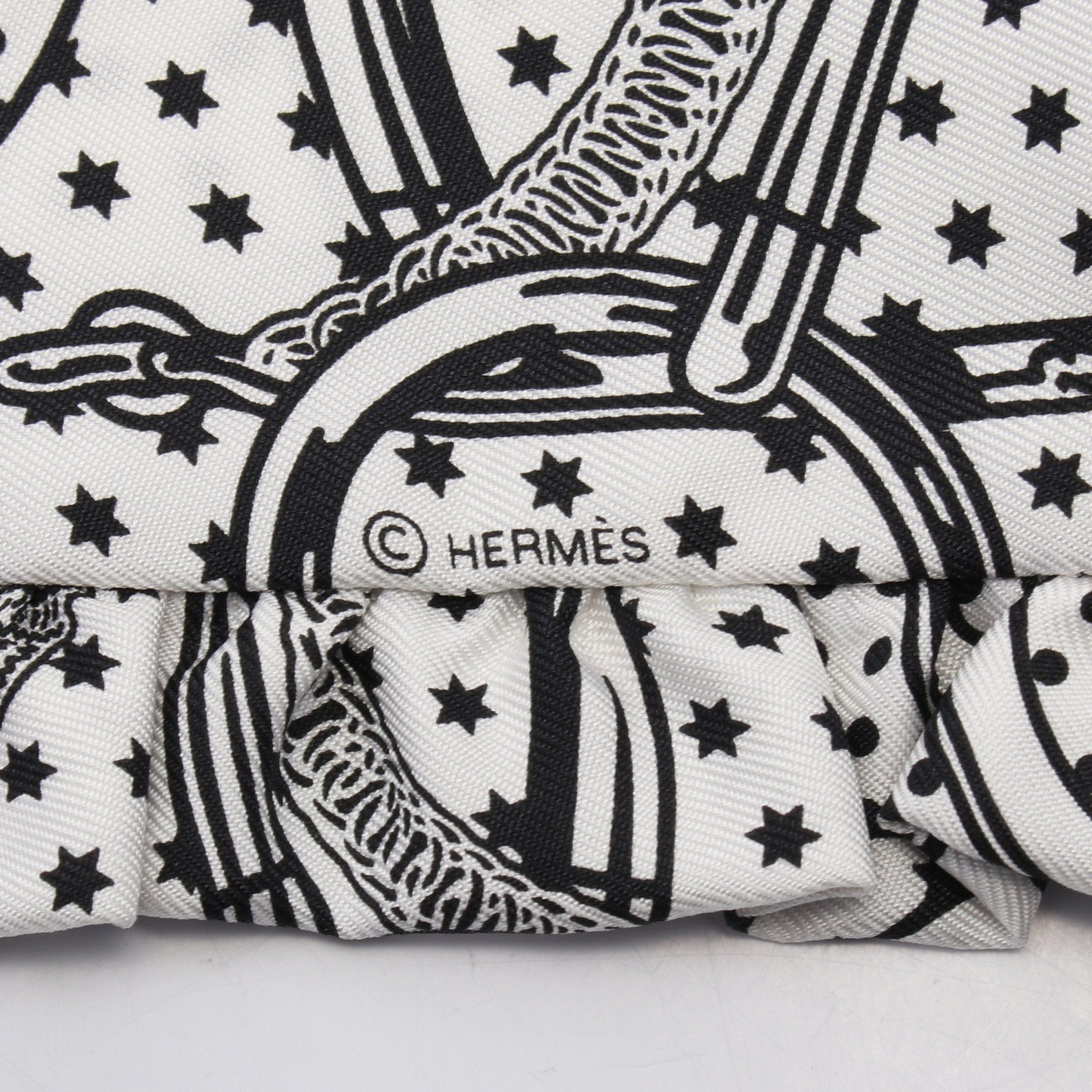 Hermes Hermes Twilly Apron Doll Ribbon Scarf Silk Off White Black Size ONE SIZE - 2 Thumbnail