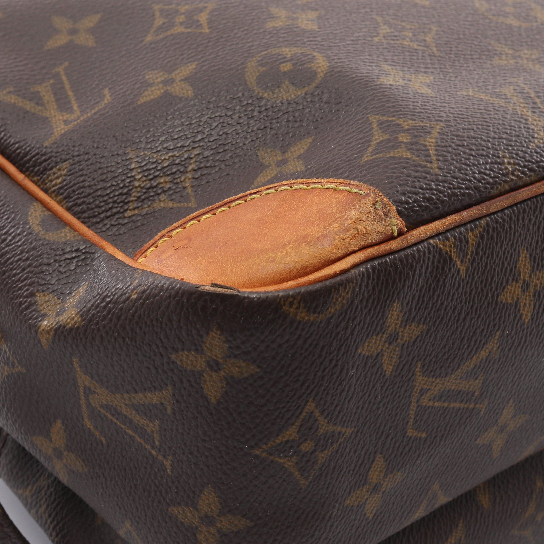 Louis Vuitton Louis Vuitton Nil Monogram Shoulder Bag Leather Brown Size ONE SIZE - 7 Thumbnail