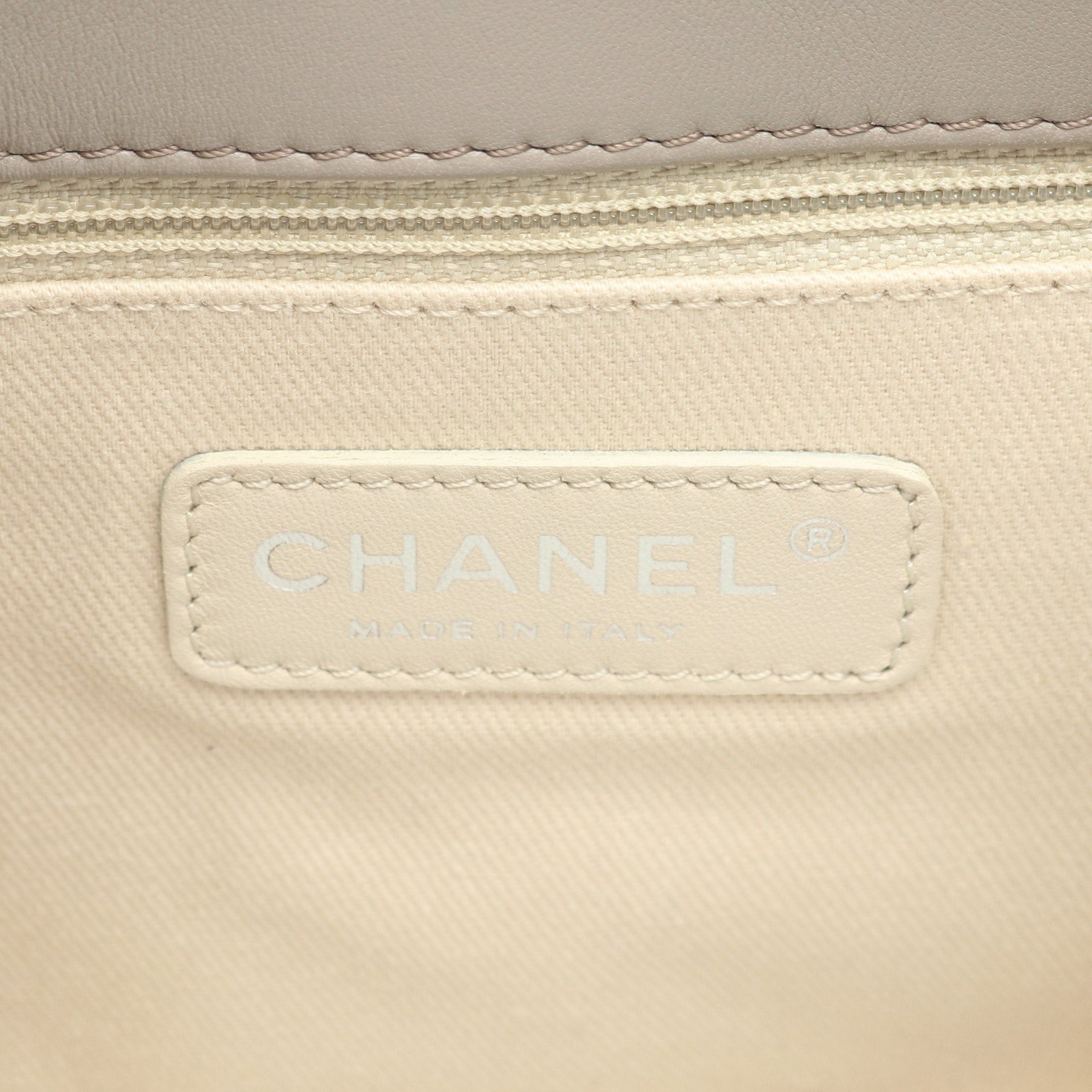Chanel Chanel Matelasse Chain Shoulder Bag Tote Patent Leather Gray Beige Silver Hardware Size ONE SIZE - 4 Thumbnail