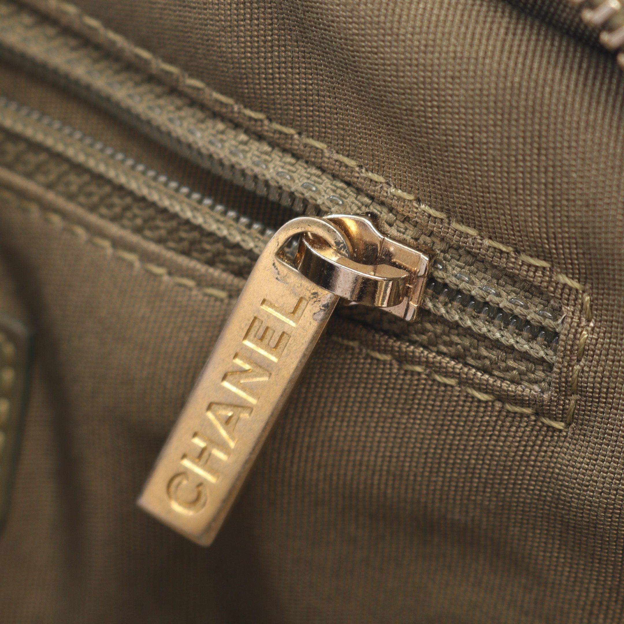 Chanel Chanel Chevron V-Stitch Chain Shoulder Bag Lambskin Khaki Green Gold Hardware Size ONE SIZE - 6 Thumbnail