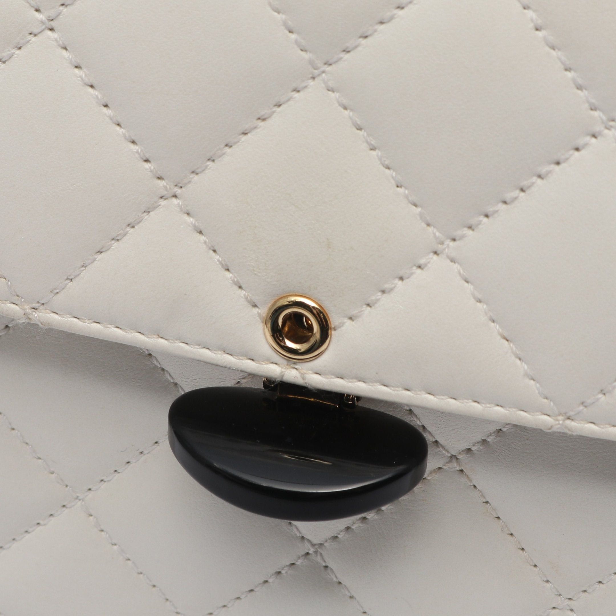 Chanel Chanel Matelasse One Shoulder Bag Chain Lambskin White Black Gold Hardware Size ONE SIZE - 12 Thumbnail
