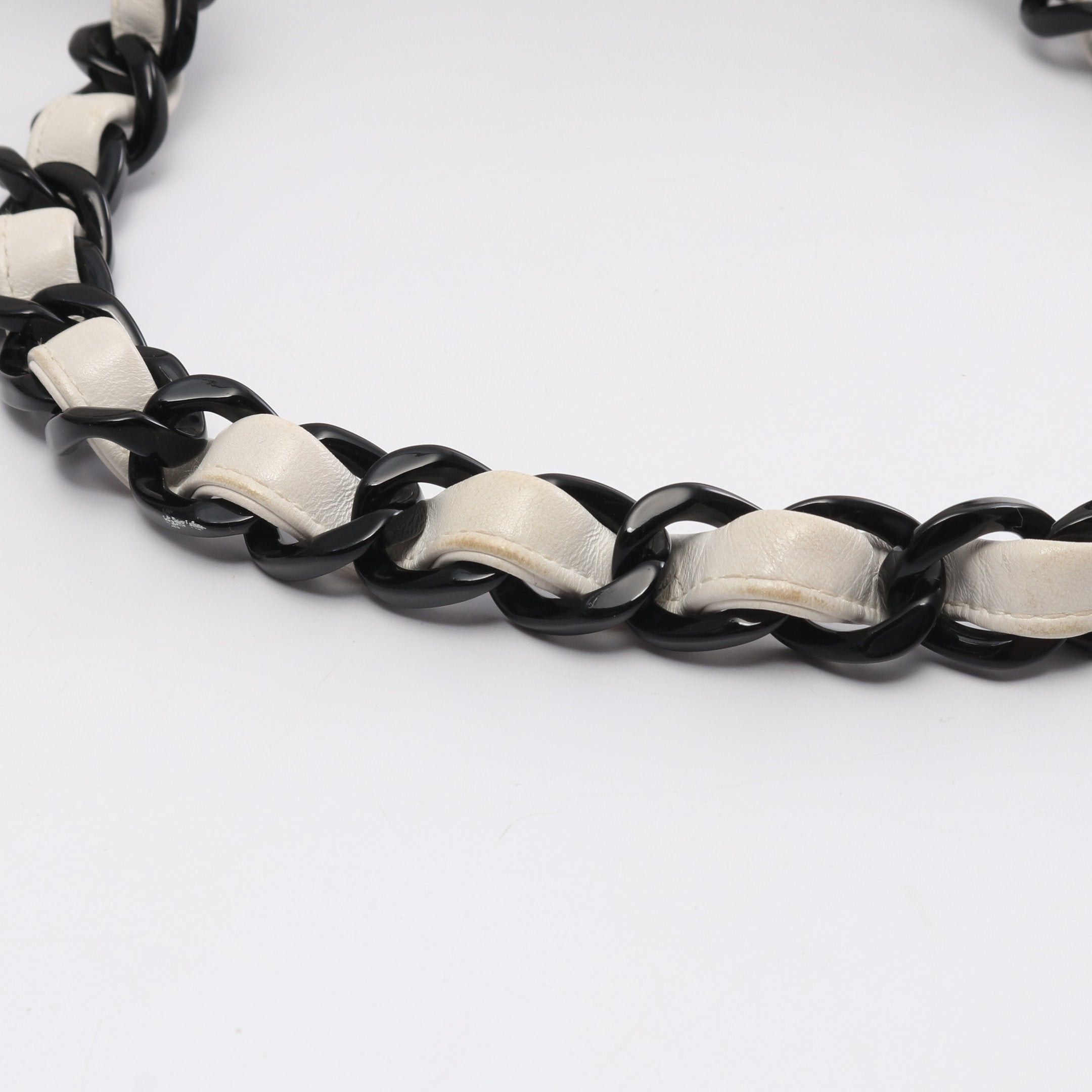 Chanel Chanel Matelasse One Shoulder Bag Chain Lambskin White Black Gold Hardware Size ONE SIZE - 9 Thumbnail