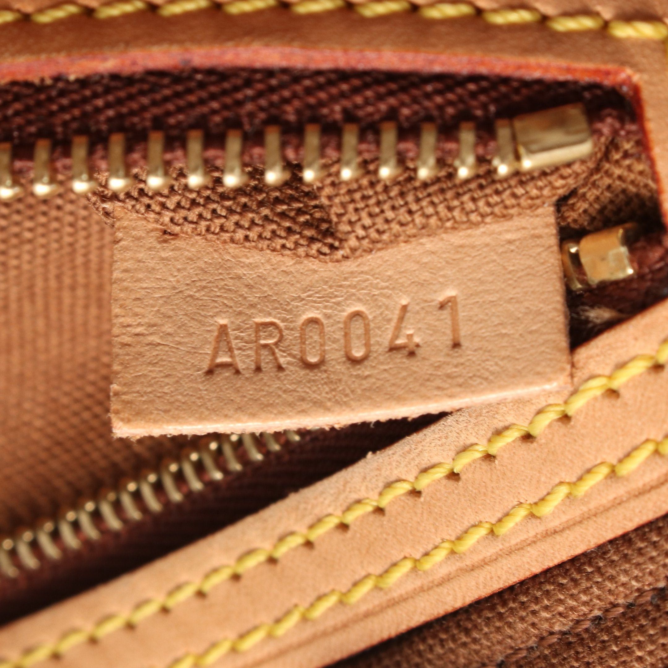 Louis Vuitton Louis Vuitton Trotteur Monogram Shoulder Bag Leather Brown Size ONE SIZE - 5 Thumbnail