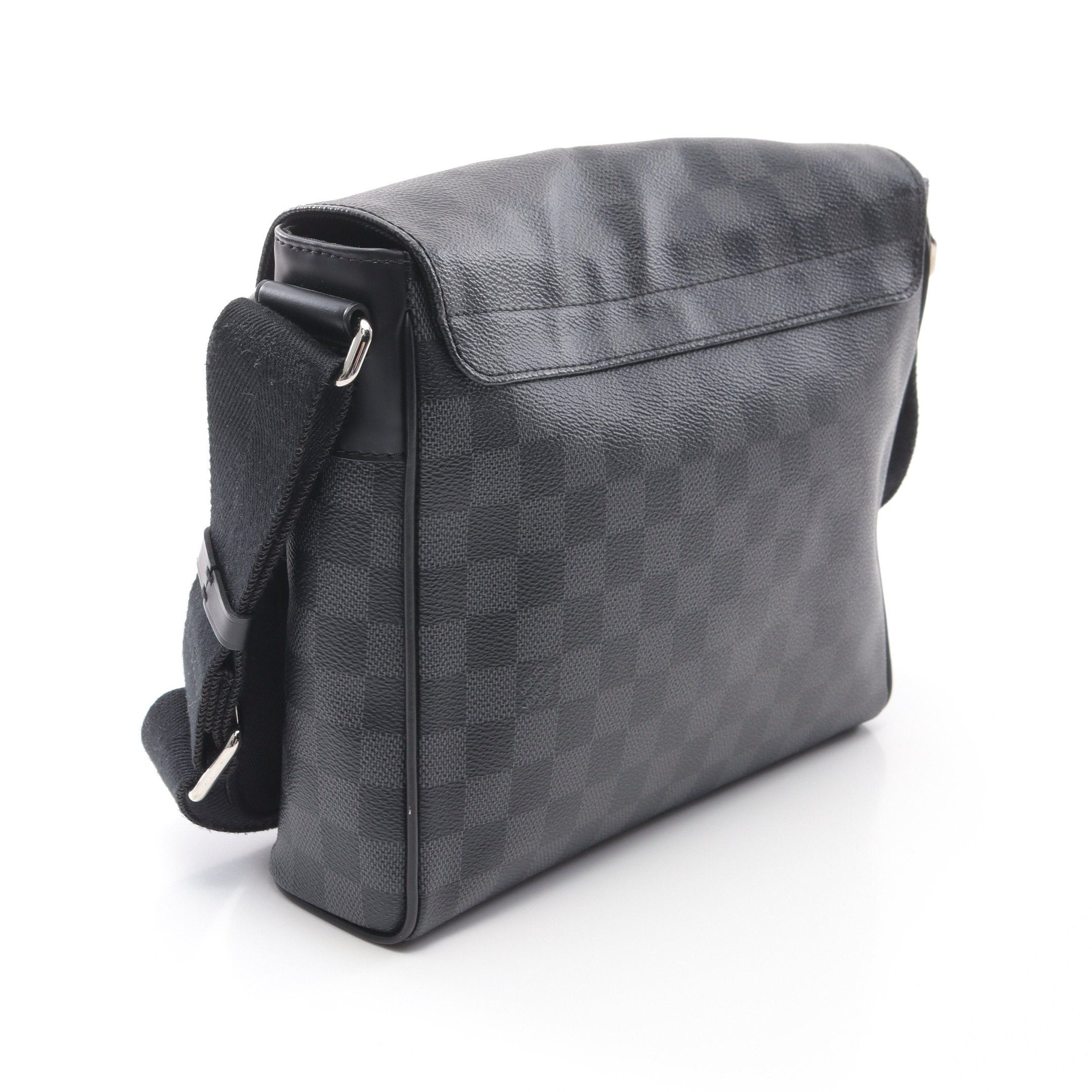 Louis Vuitton Louis Vuitton District Pm Nm Damier Graphite Shoulder Bag Leather Black Size ONE SIZE - 2 Thumbnail