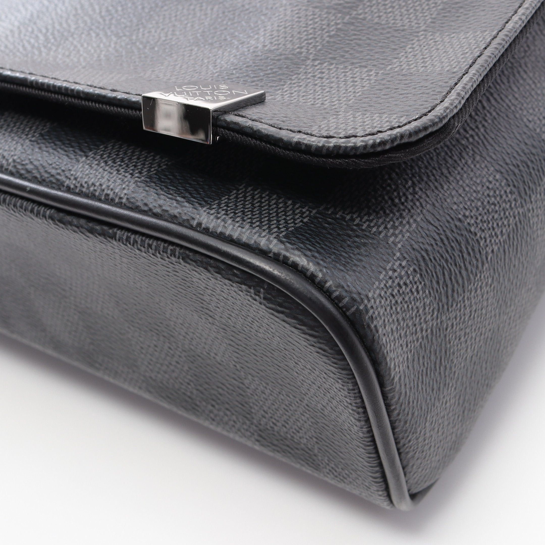 Louis Vuitton Louis Vuitton District Pm Nm Damier Graphite Shoulder Bag Leather Black Size ONE SIZE - 7 Thumbnail