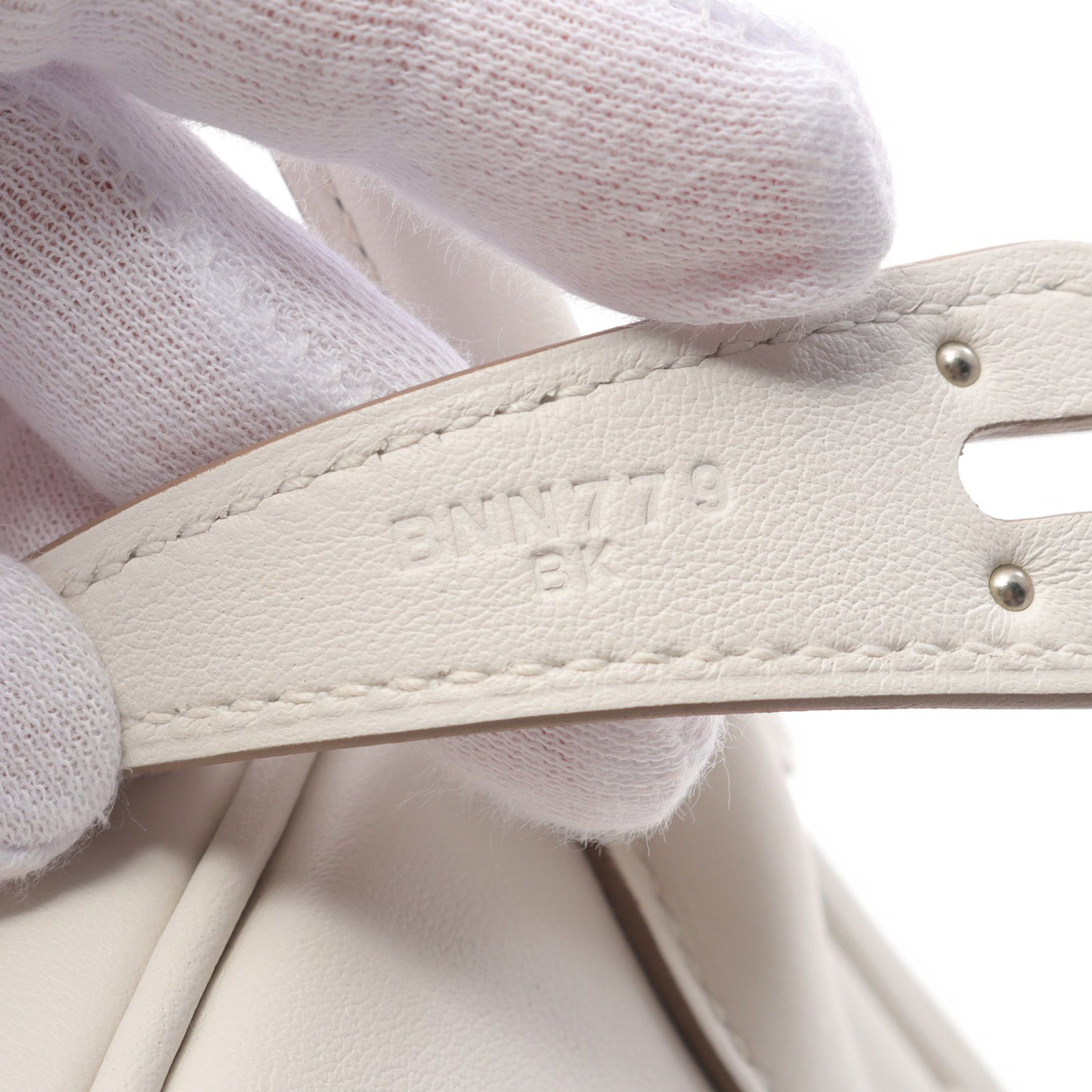 Hermes Hermes Lindy 26 Verso Gris Perle Grimeyer Shoulder Bag Veau Swift Off White Silver Hardware B Stamp Size ONE SIZE - 5 Thumbnail