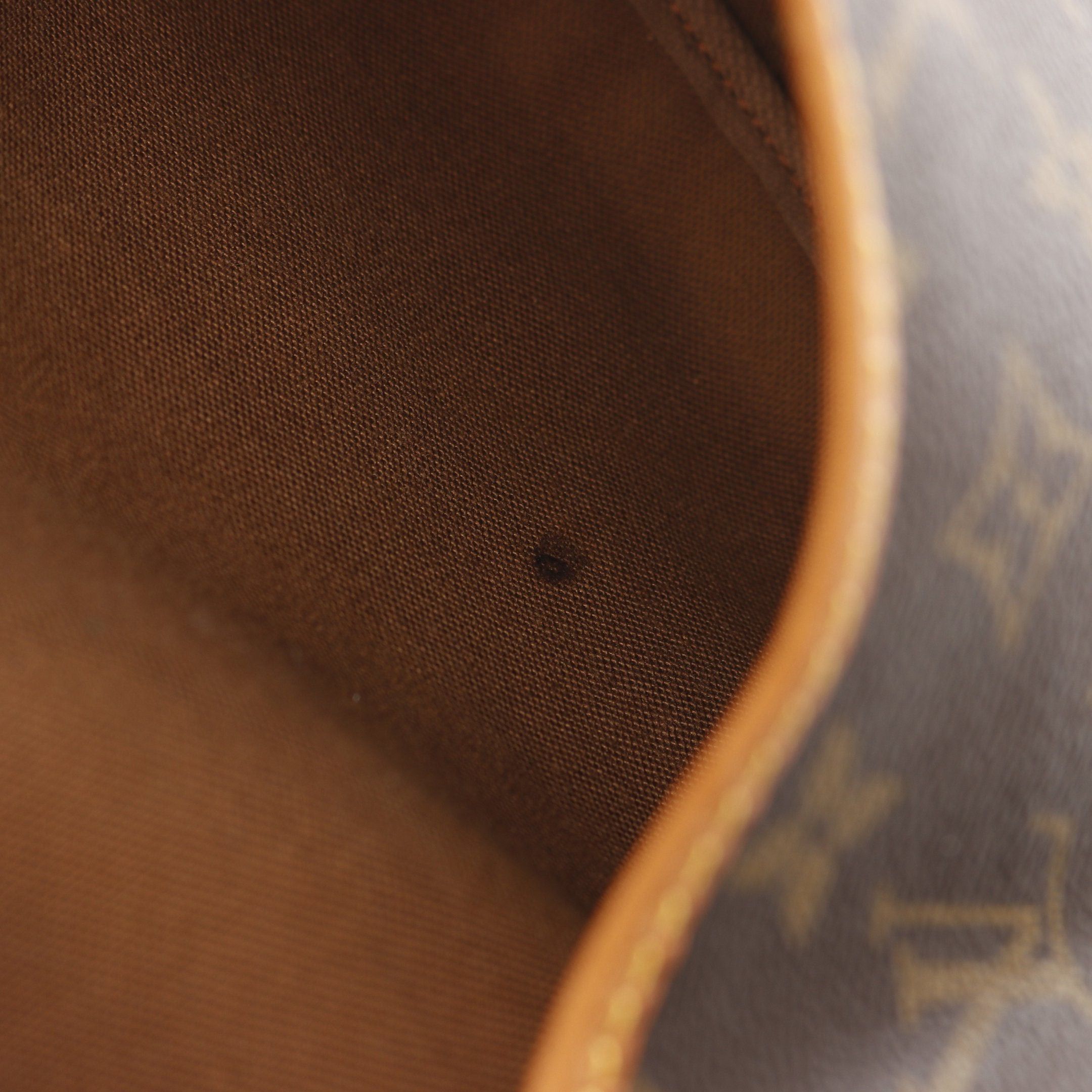 Louis Vuitton Louis Vuitton Saumur 30 Monogram Shoulder Bag Leather Brown Size ONE SIZE - 10 Thumbnail