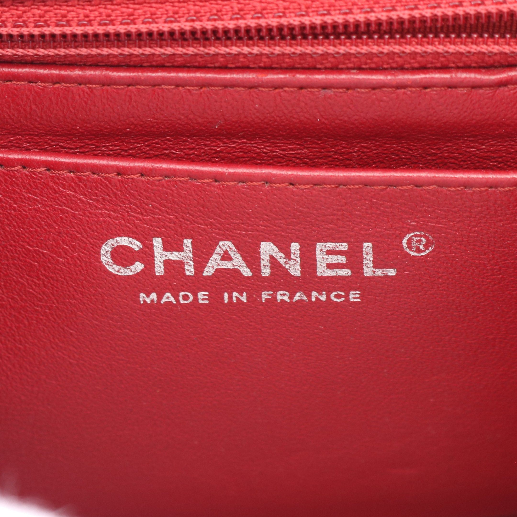 Chanel Chanel Mini Matelasse Chain Shoulder Bag Caviar Skin Red Silver Hardware Size ONE SIZE - 4 Thumbnail