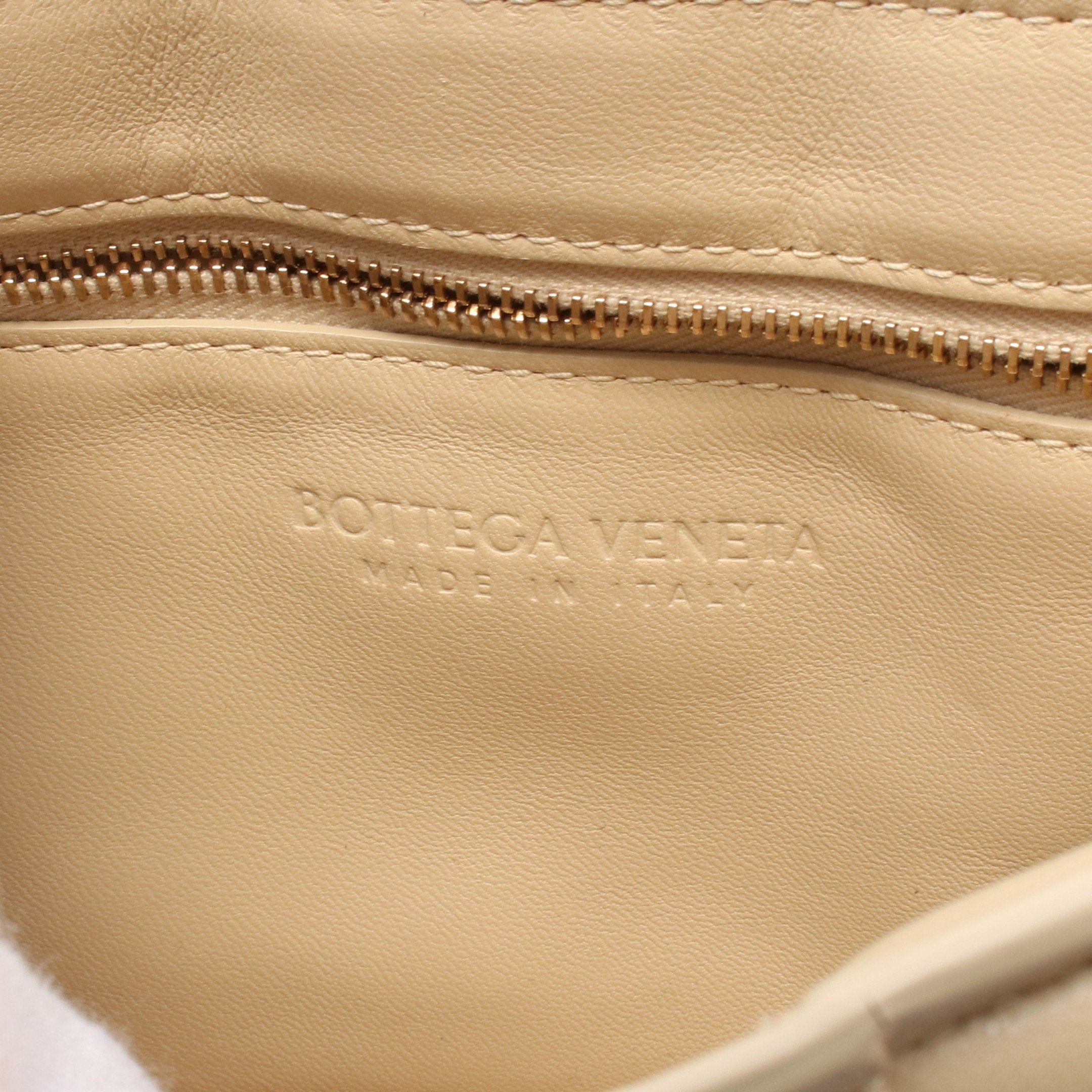 Bottega Veneta Bottega Veneta Padet Cassette Intrecciato Shoulder Bag Leather Beige Size ONE SIZE - 4 Thumbnail