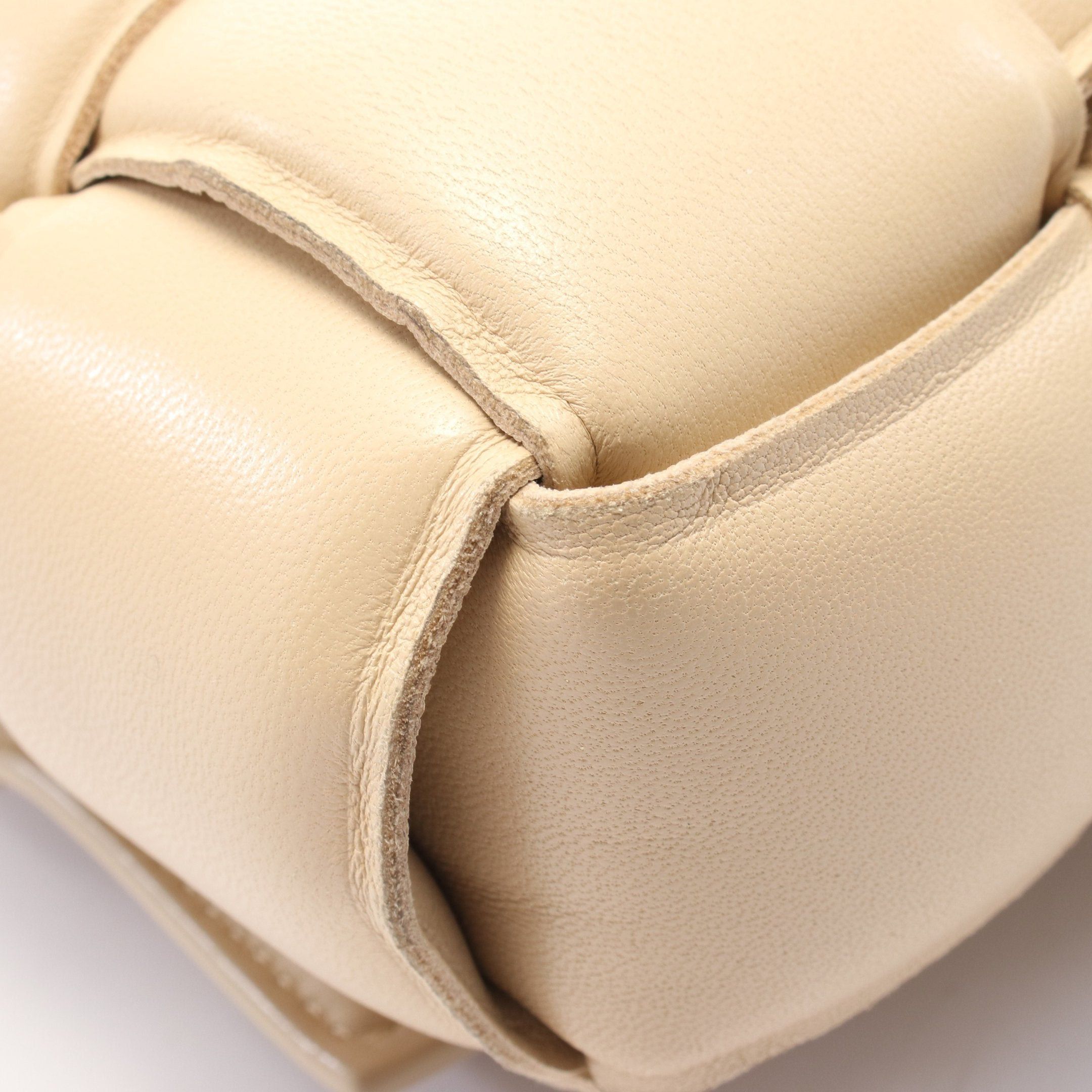 Bottega Veneta Bottega Veneta Padet Cassette Intrecciato Shoulder Bag Leather Beige Size ONE SIZE - 6 Thumbnail