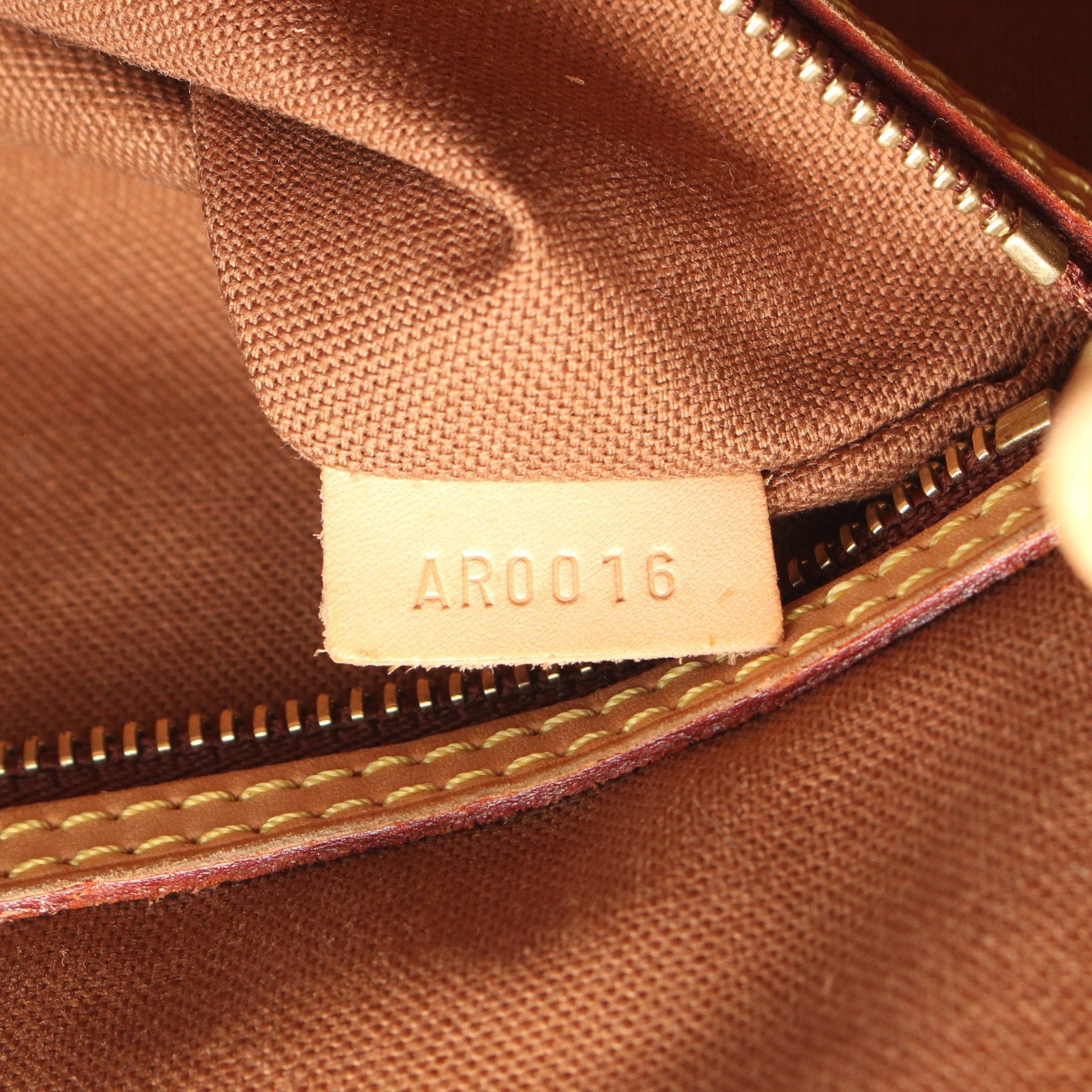 Louis Vuitton Louis Vuitton Batignolles Horizontal Monogram Shoulder Bag Leather Brown Size ONE SIZE - 5 Thumbnail