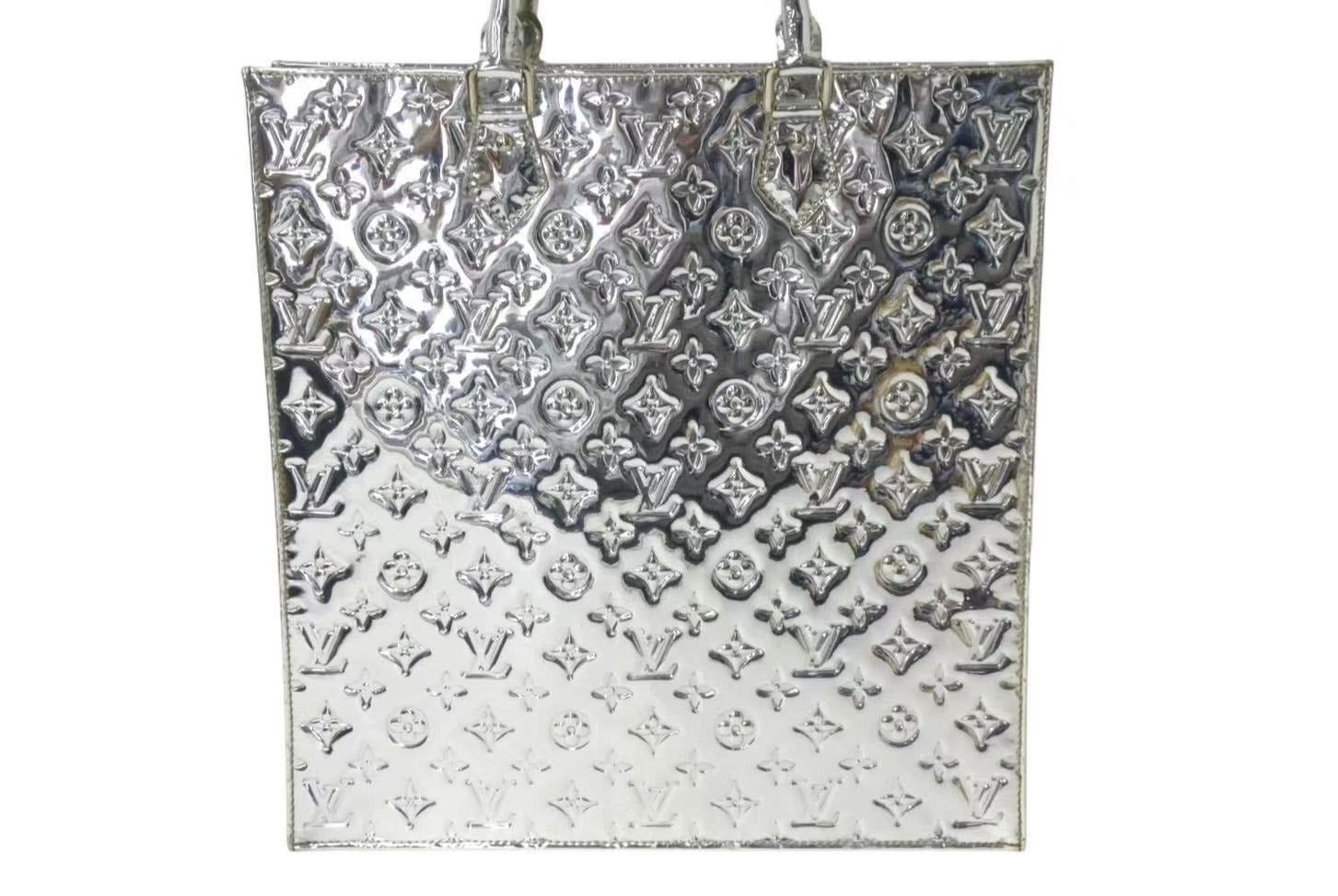 Louis Vuitton LOUIS VUITTON サックプラ ハンドバッグ | Grailed