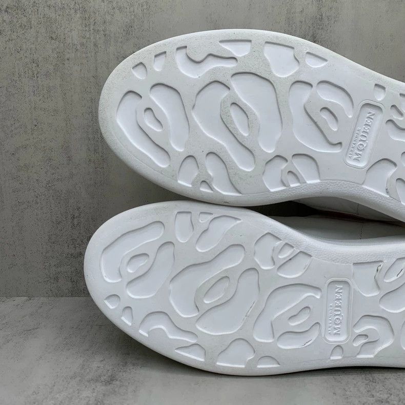Alexander McQueen Alexander McQueen White Sneakers with Red Heel Size US 8 / IT 38 - 8 Thumbnail