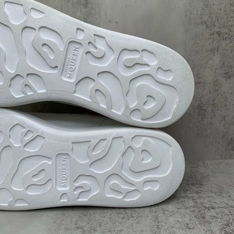 Alexander McQueen Alexander McQueen White Sneakers with Red Heel Size US 8 / IT 38 - 9 Thumbnail