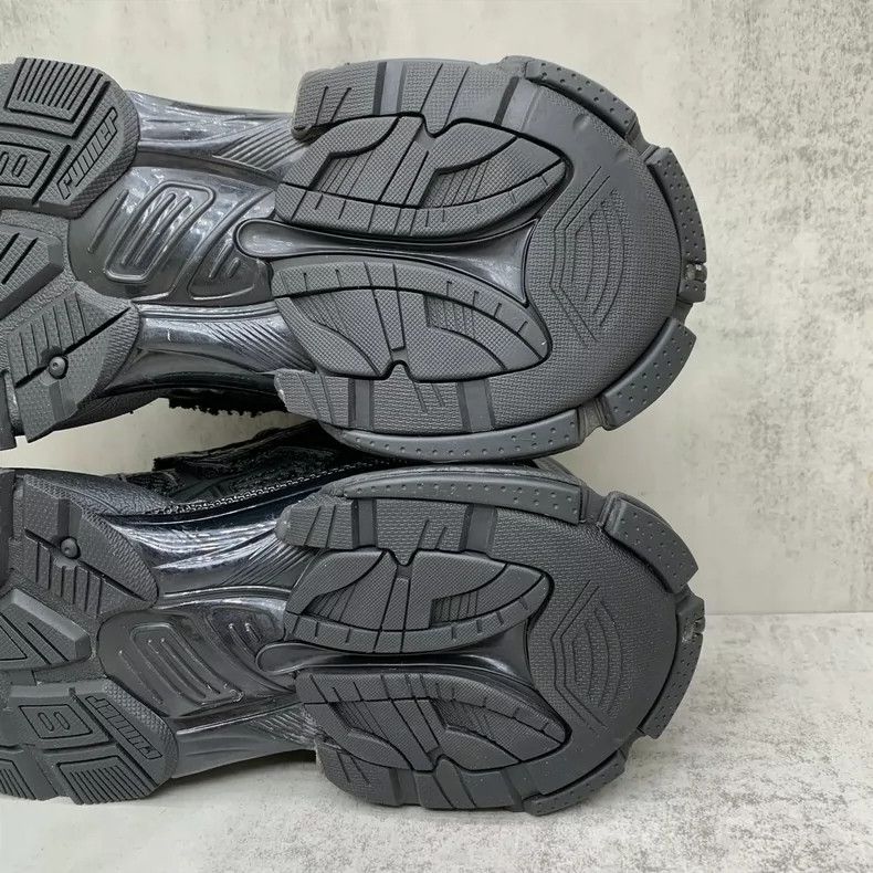 Balenciaga Balenciaga Runner Sneakers Size 37 Black Size US 7 / IT 37 - 9 Thumbnail