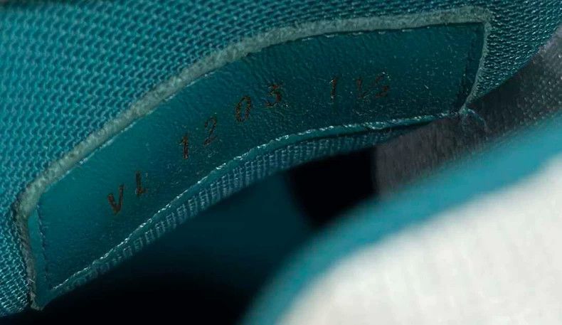 Louis Vuitton Louis Vuitton White and Teal Sneakers Size US 8 / IT 38 - 7 Thumbnail