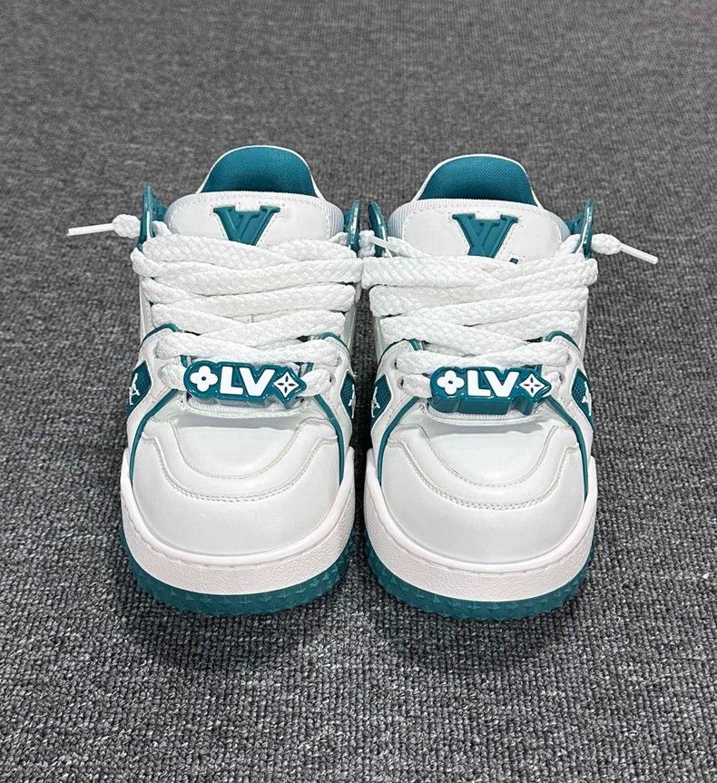 Louis Vuitton Louis Vuitton White and Teal Sneakers Size US 8 / IT 38 - 4 Thumbnail